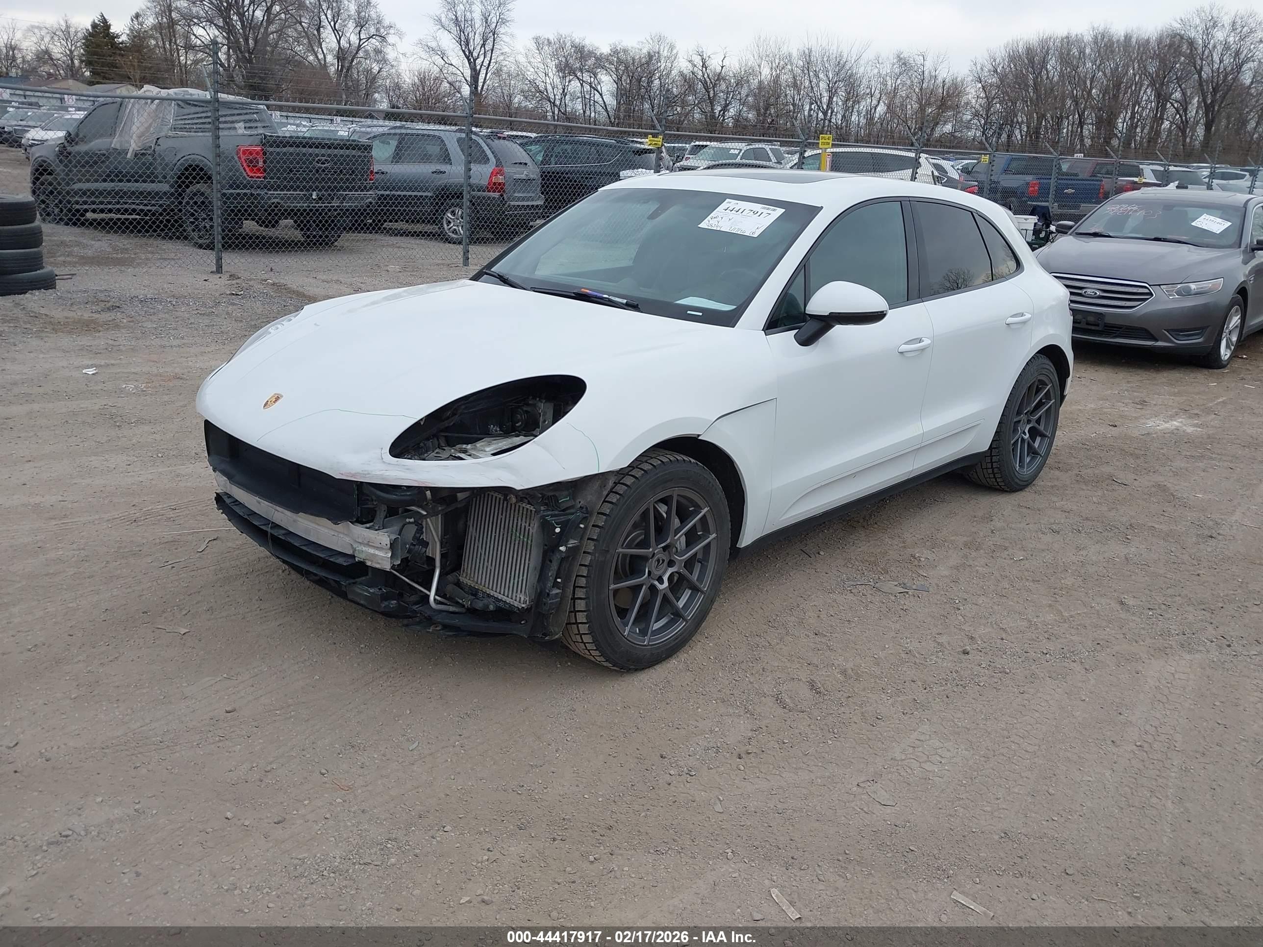 PORSCHE MACAN image 2