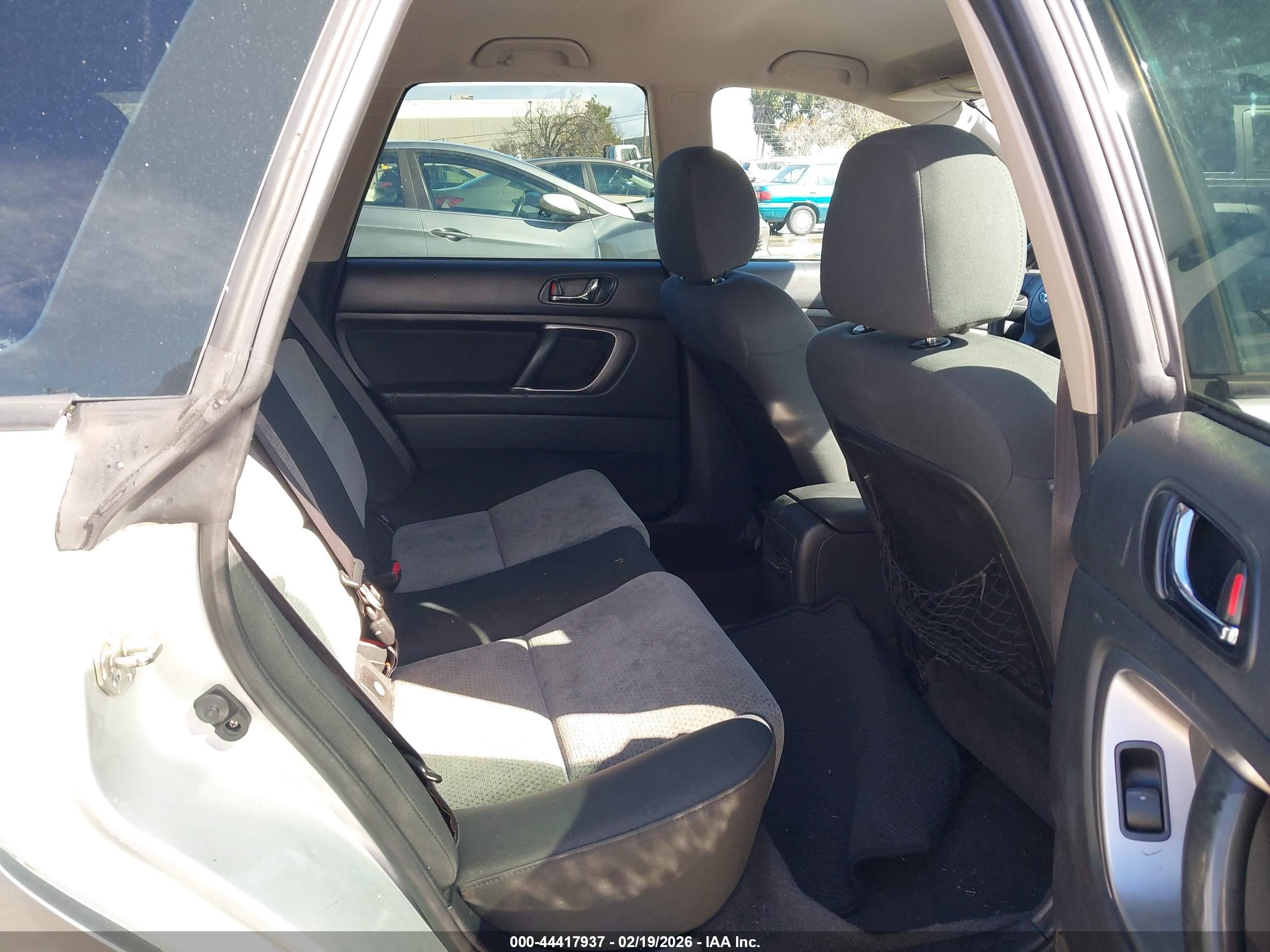 SUBARU OUTBACK image 8