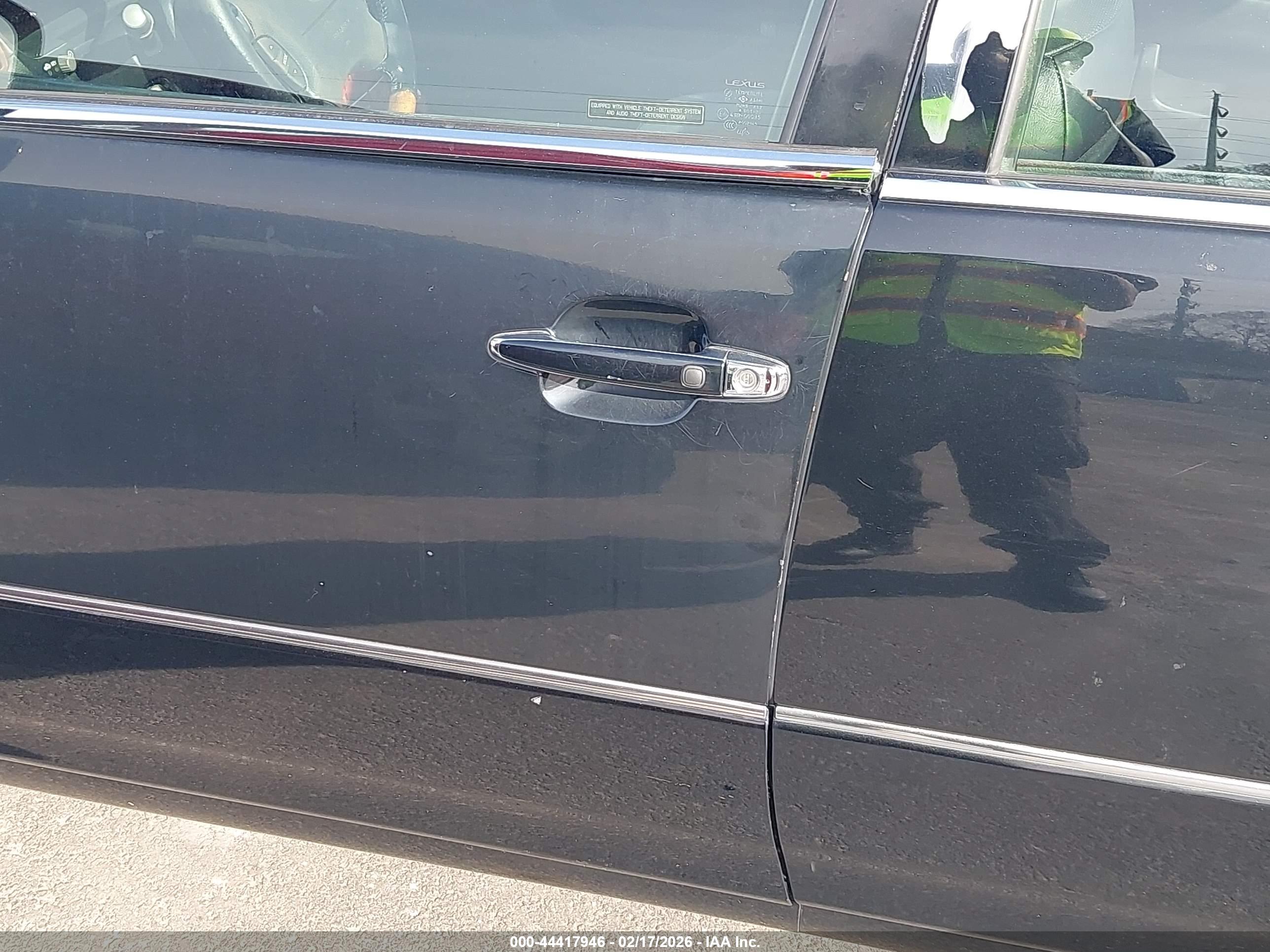 LEXUS LS image 6