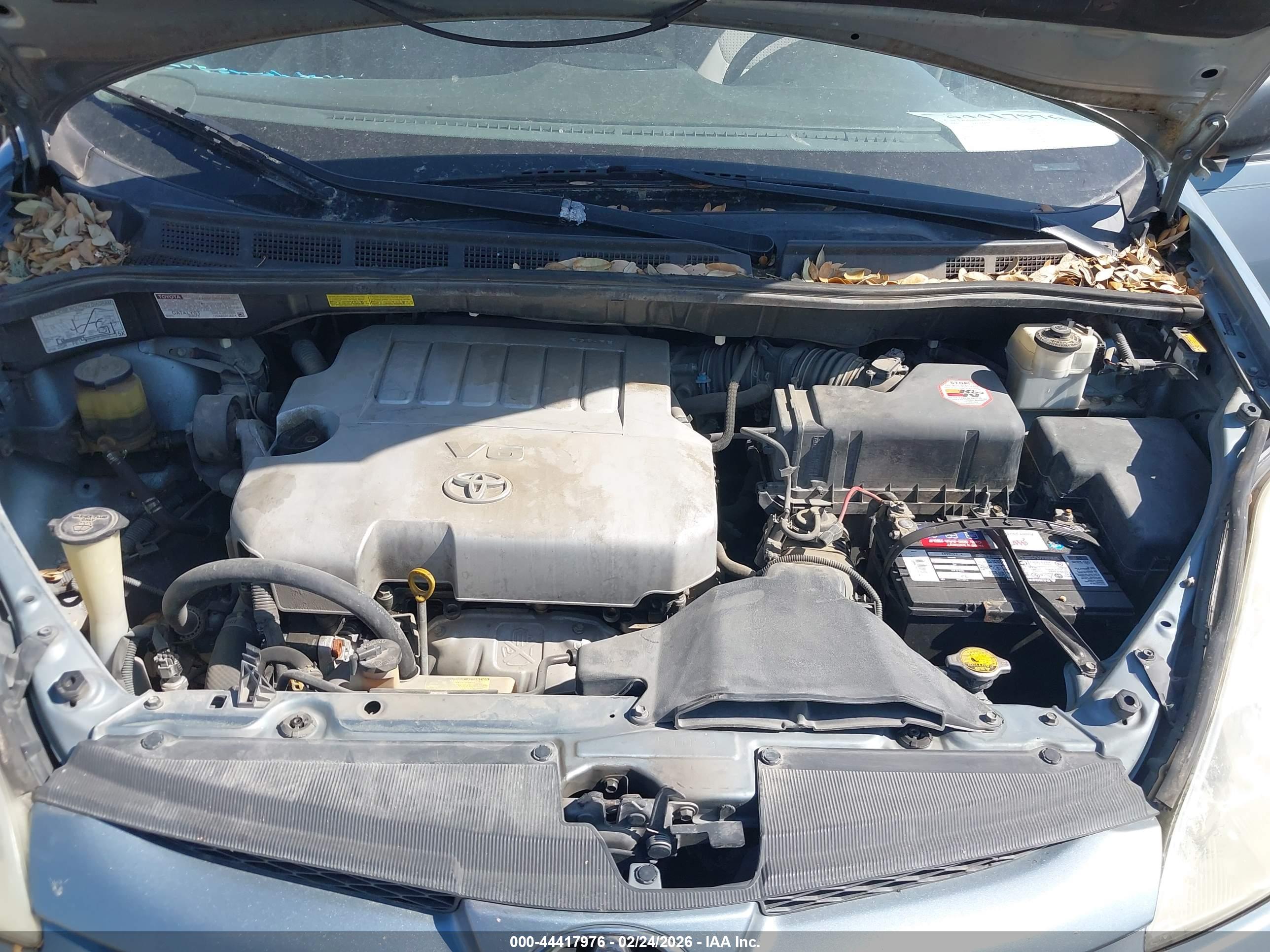 TOYOTA SIENNA image 10