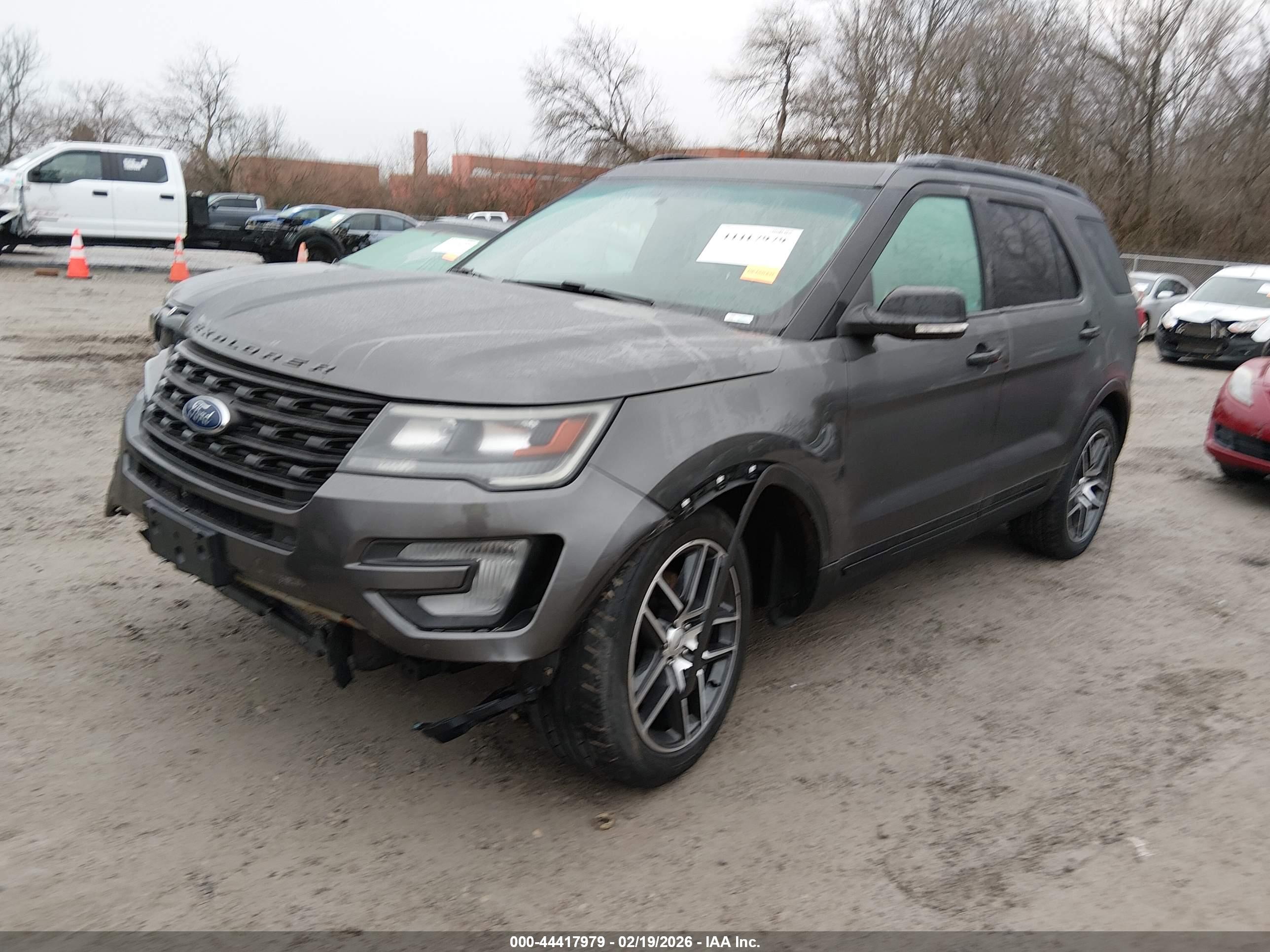 FORD EXPLORER image 2