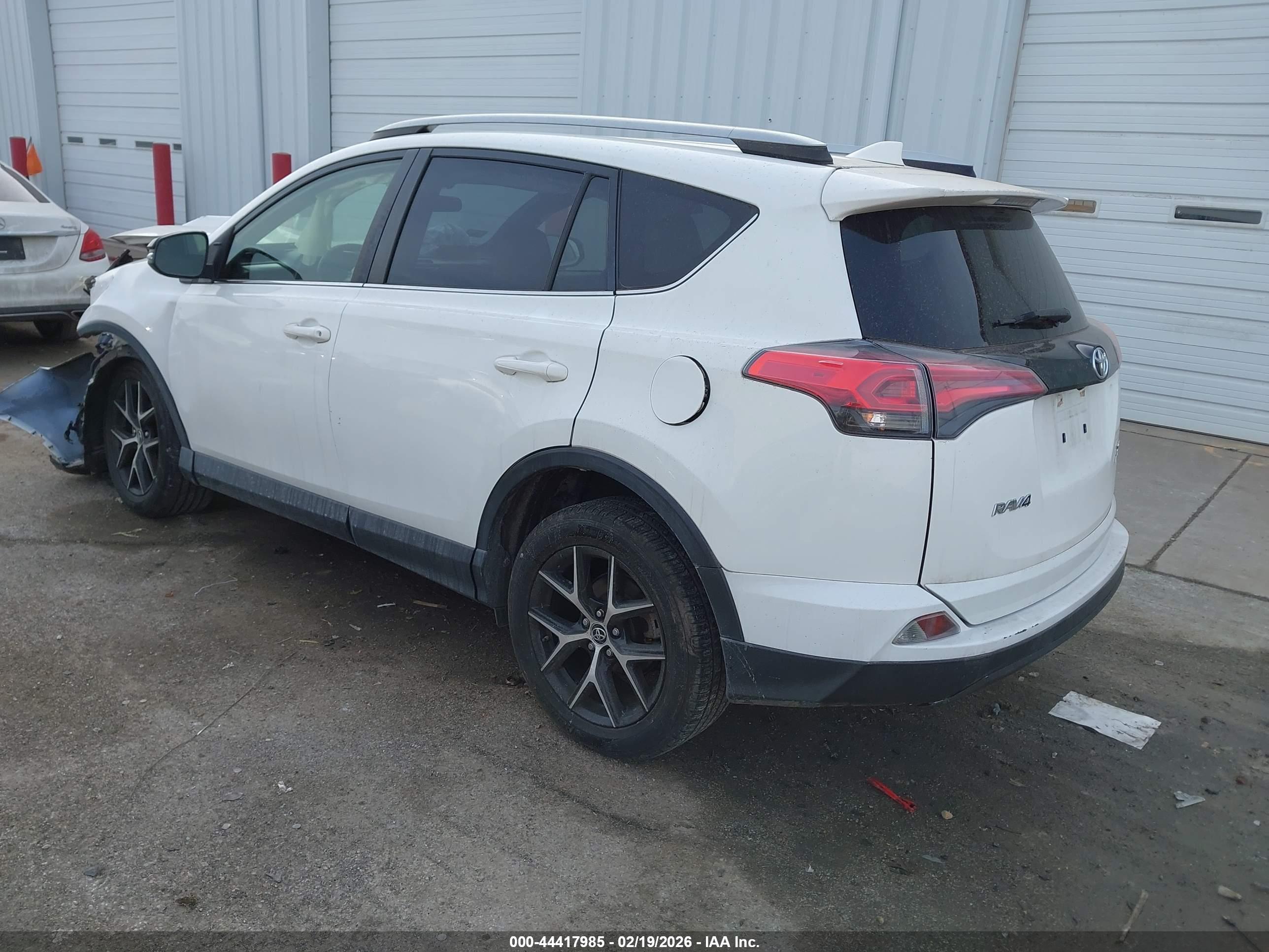 TOYOTA RAV4 image 3
