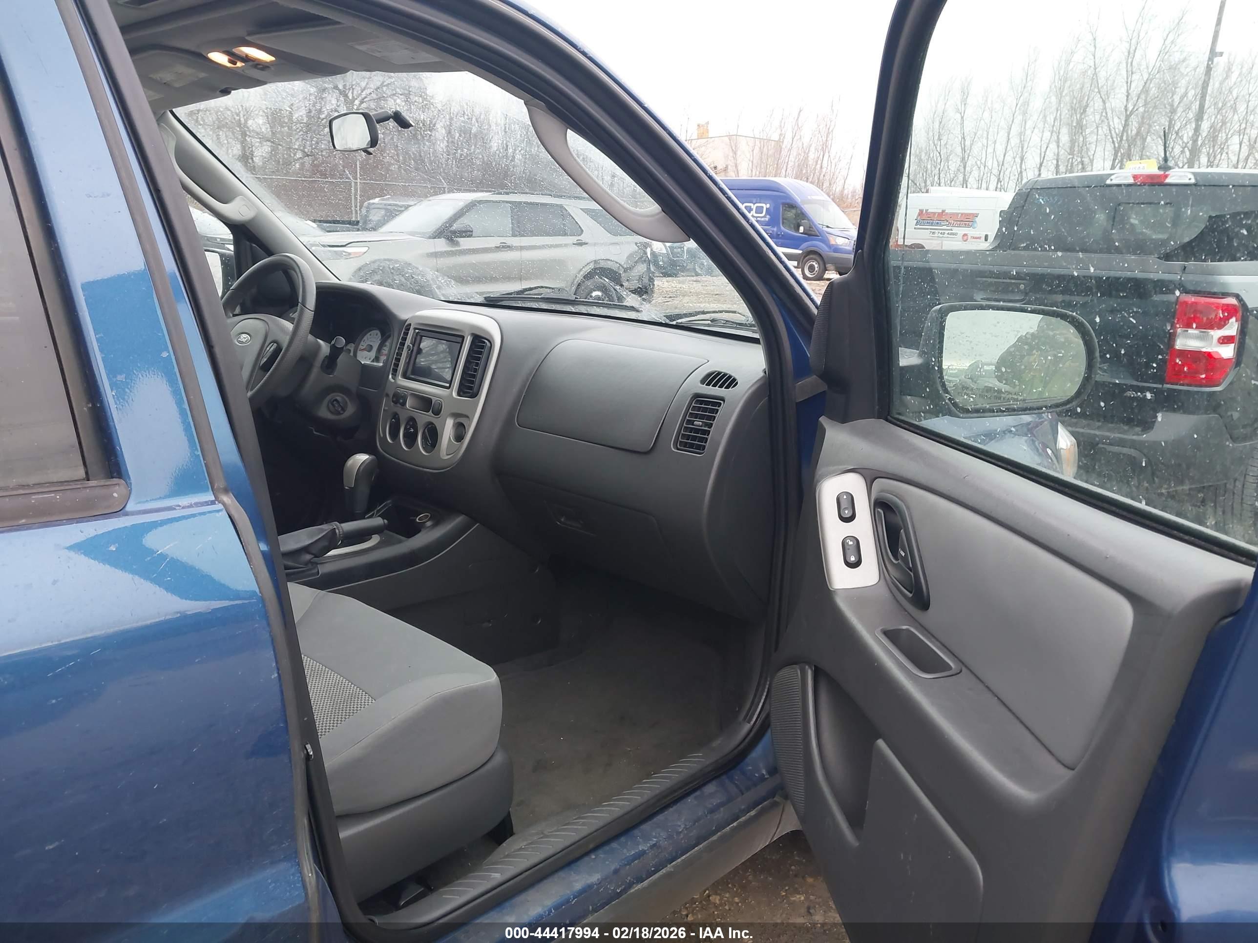 FORD ESCAPE image 5