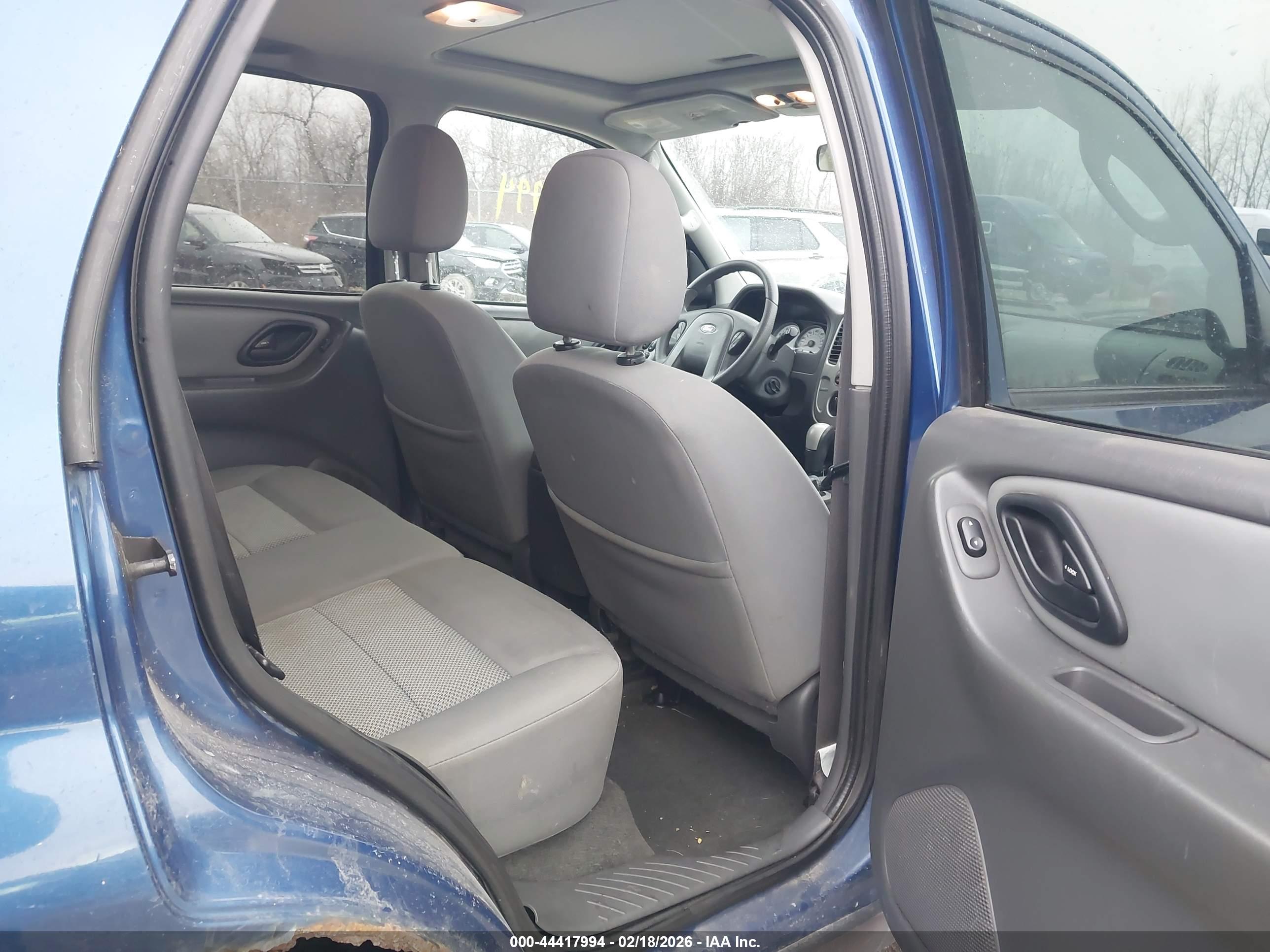 FORD ESCAPE image 8