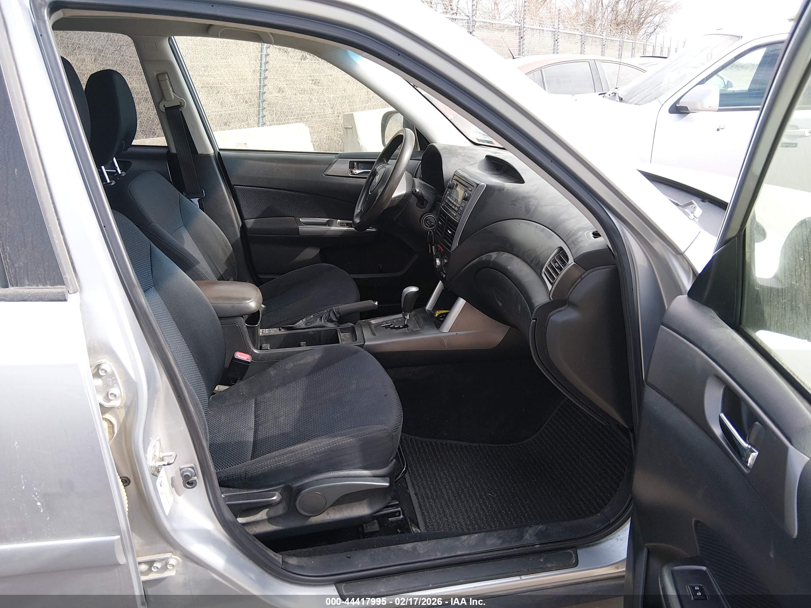 SUBARU FORESTER image 5