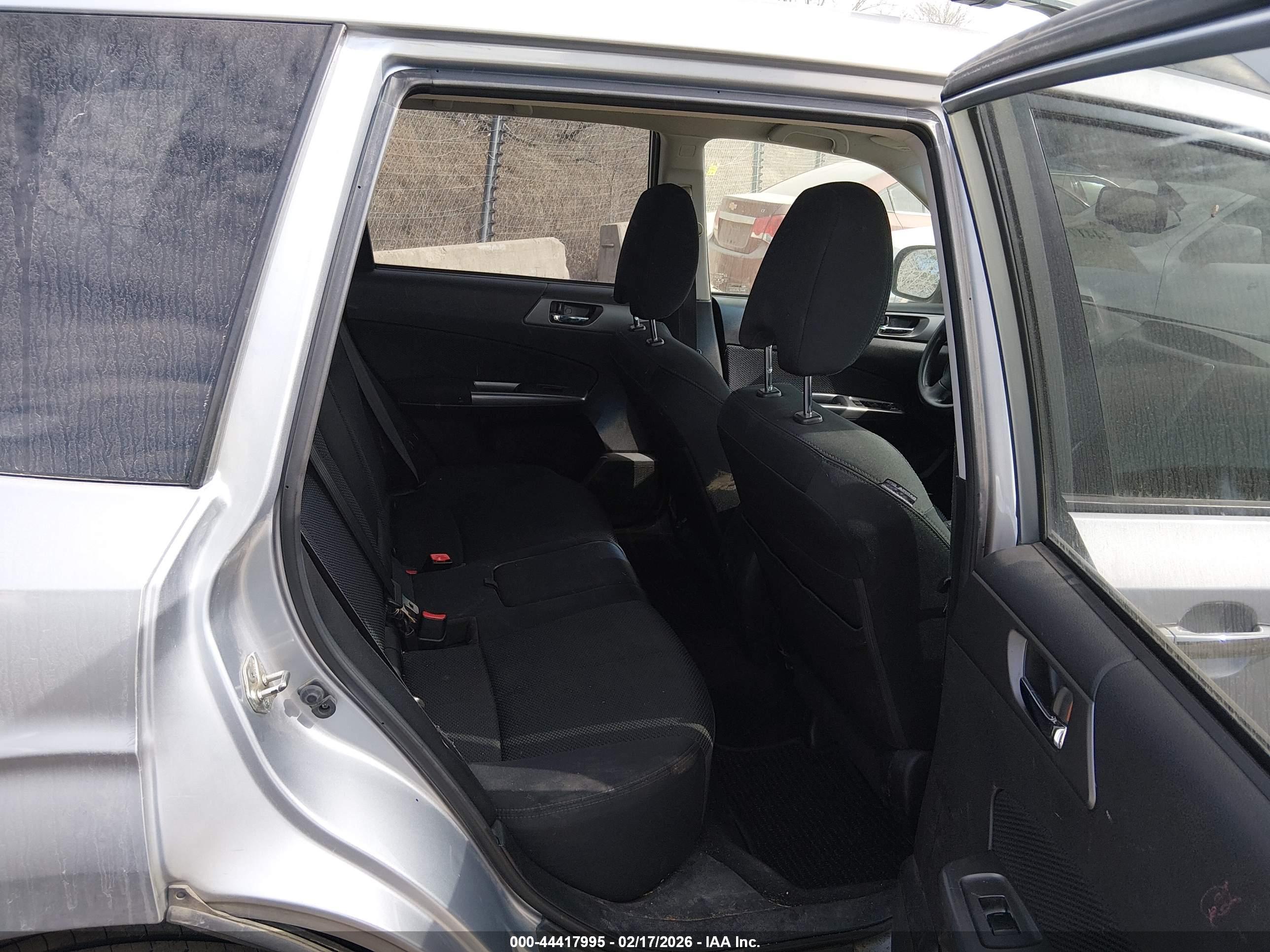 SUBARU FORESTER image 8