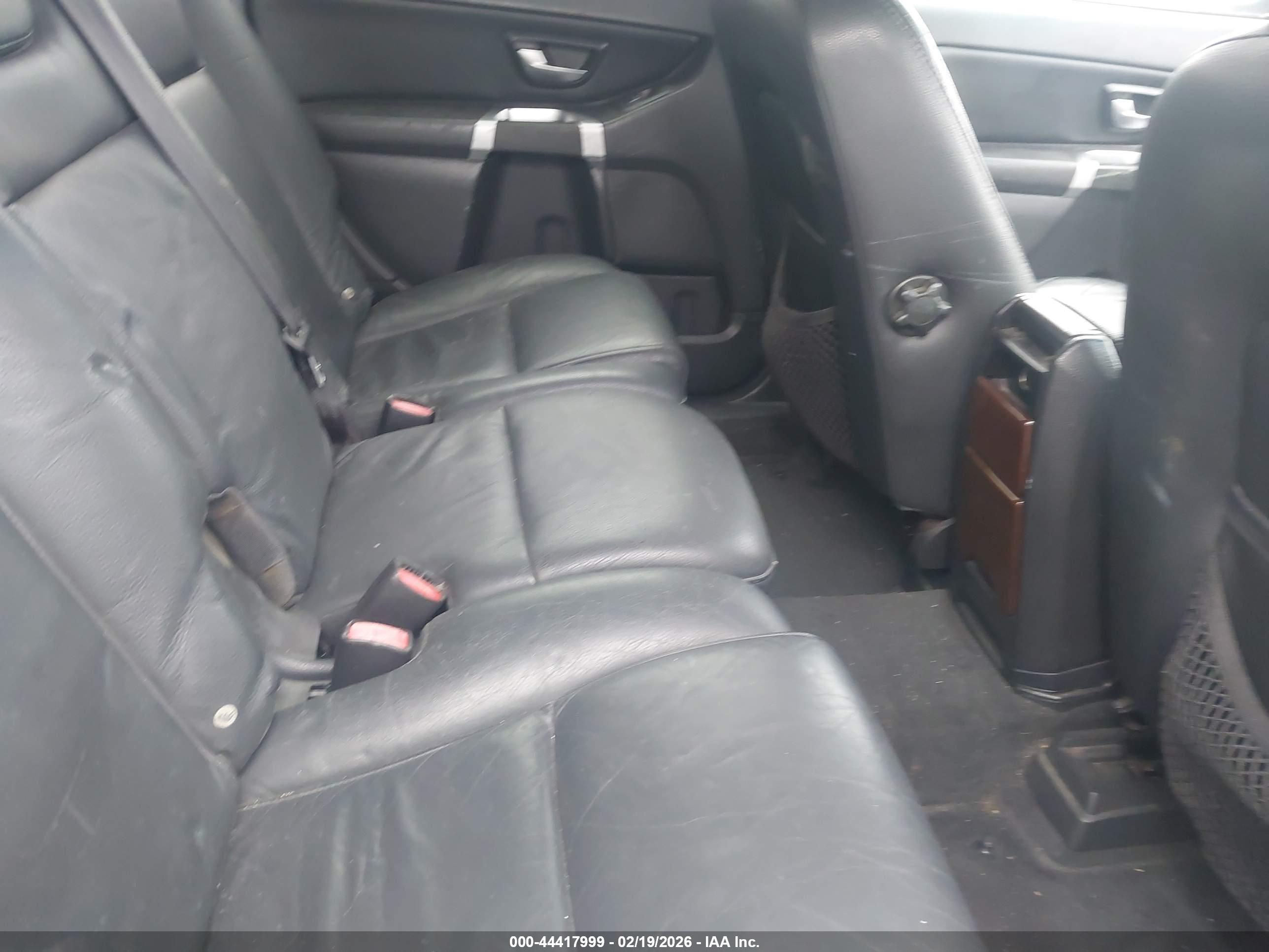 VOLVO XC90 image 8
