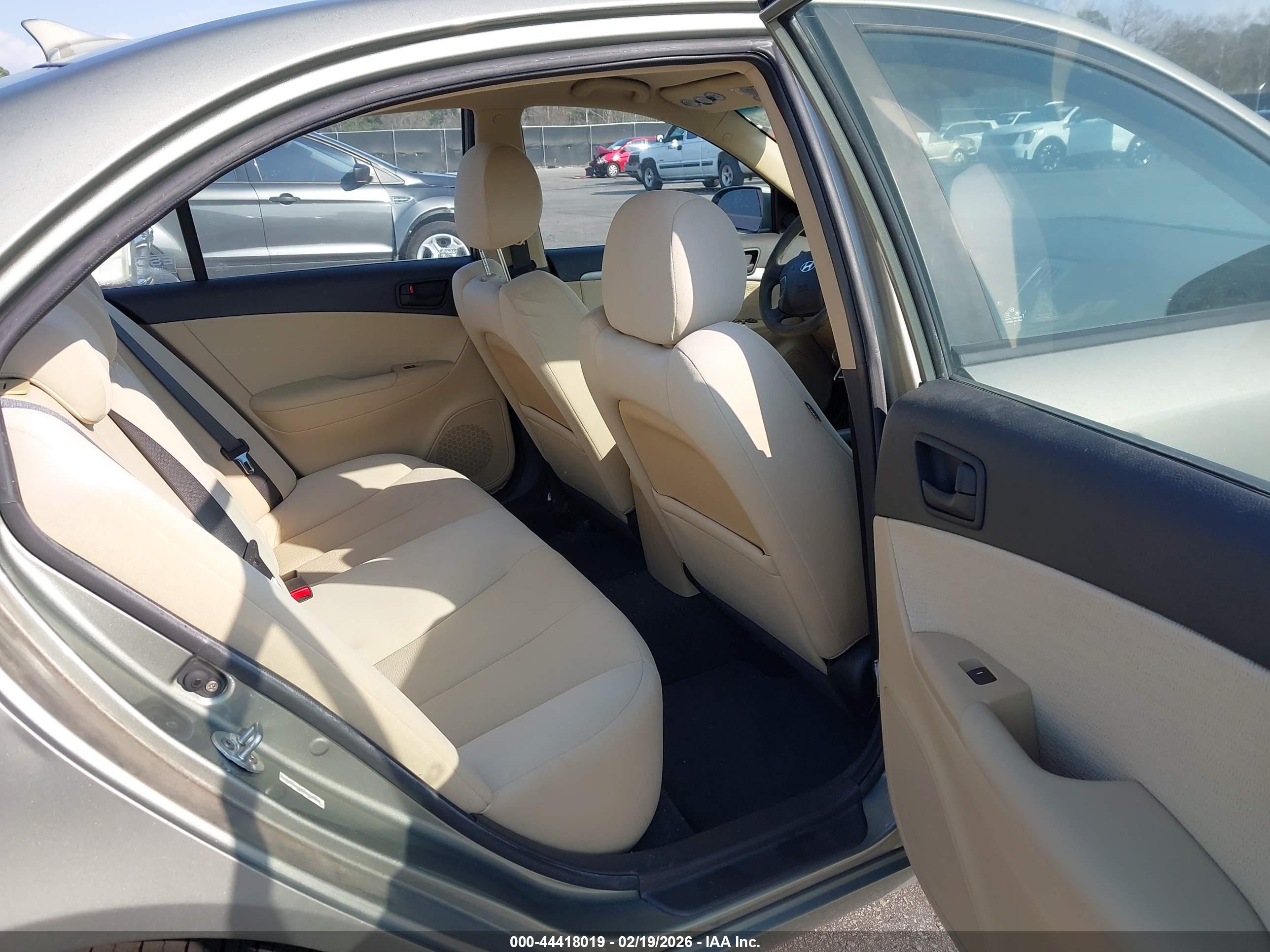 HYUNDAI SONATA image 8