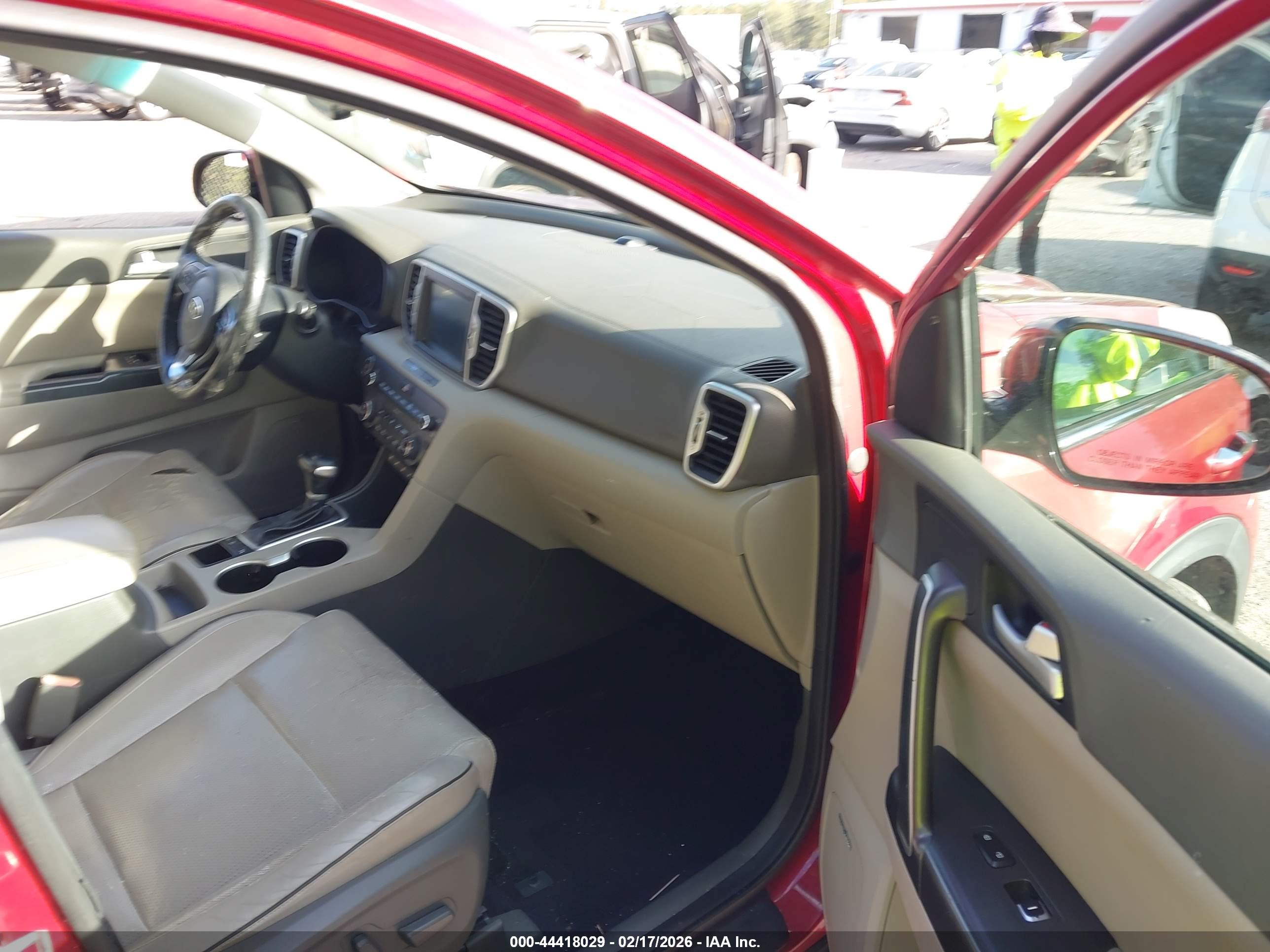 KIA SPORTAGE image 5