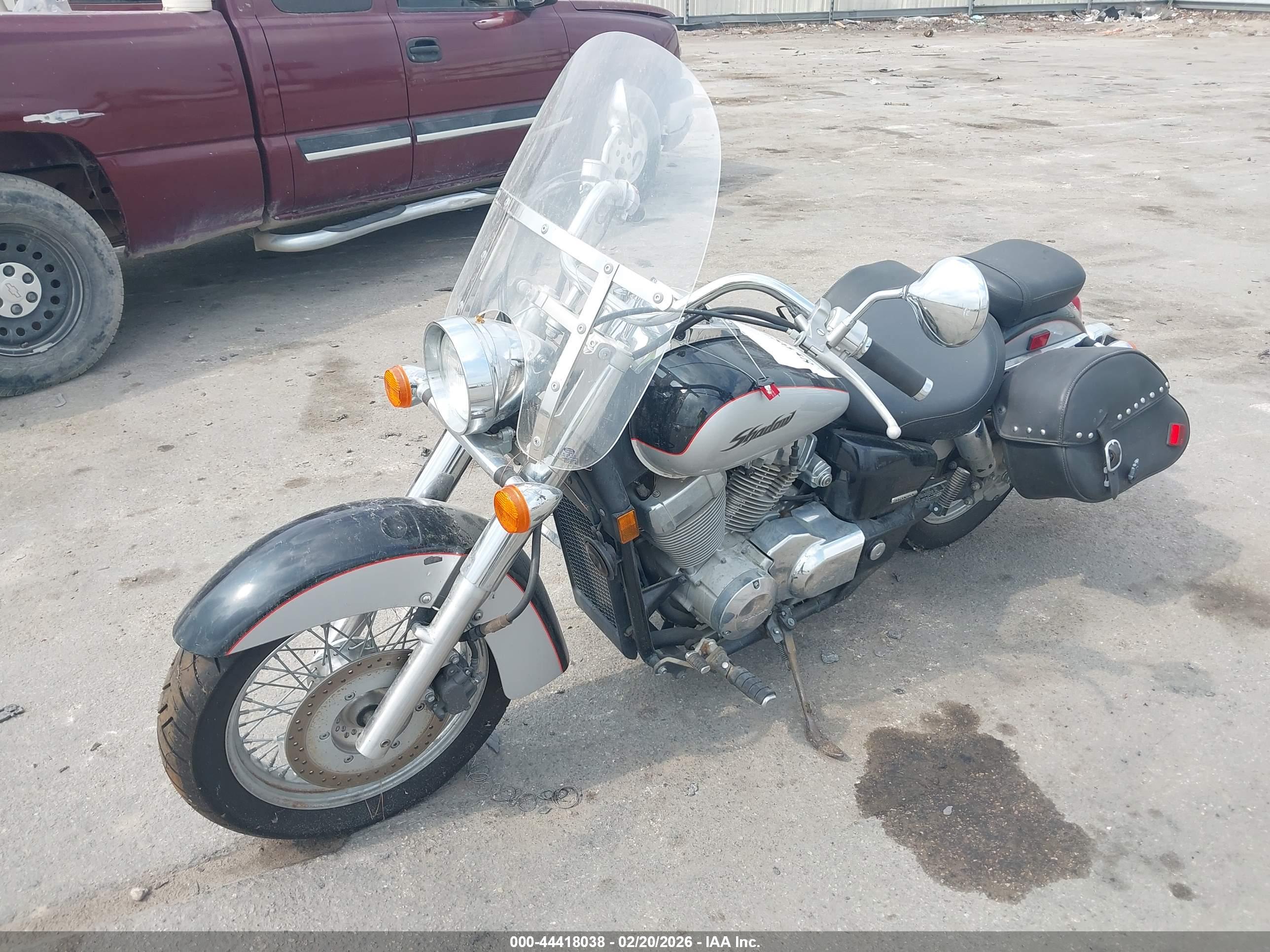 HONDA VT750 image 2