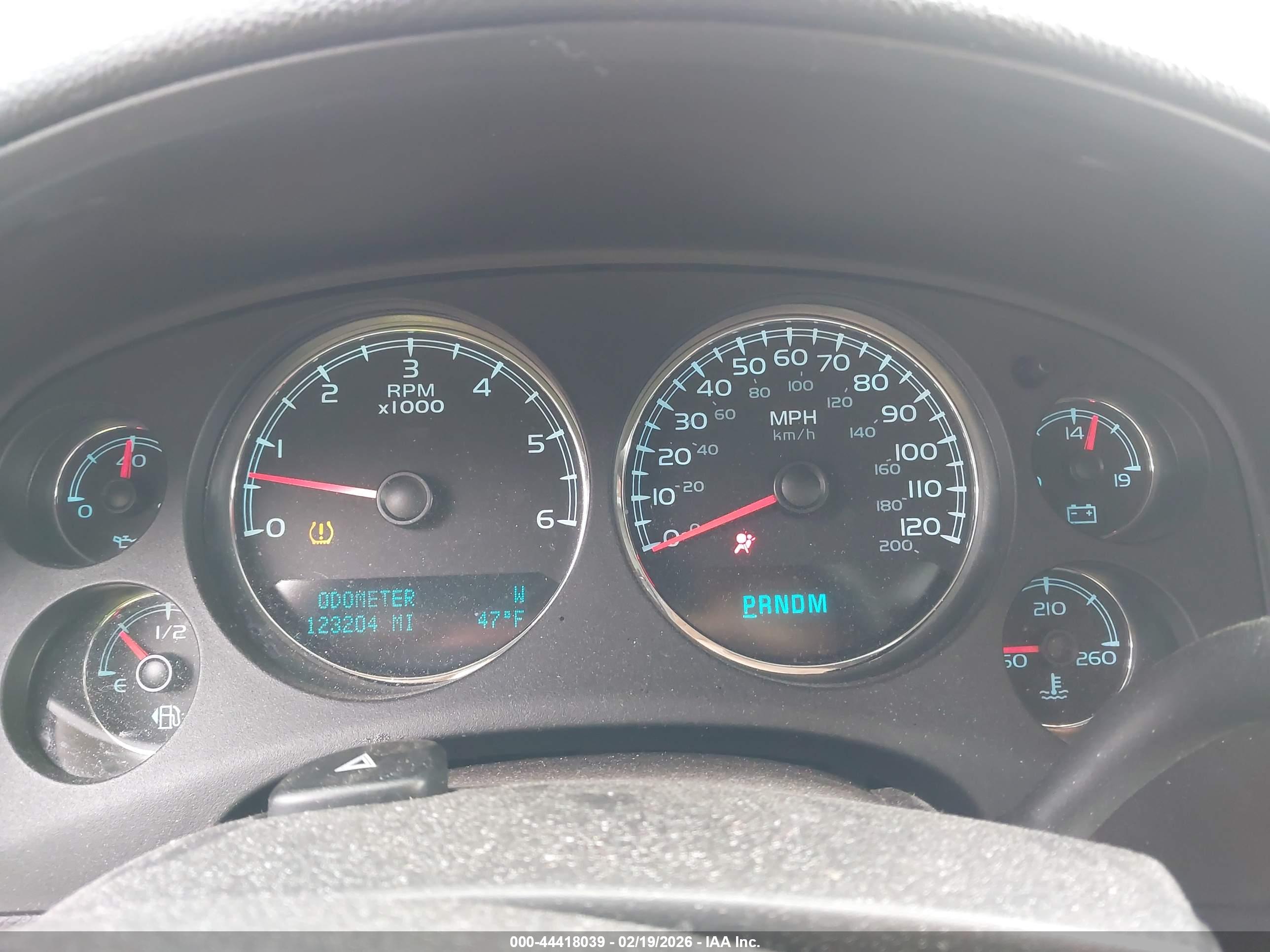 CHEVROLET SUBURBAN image 7
