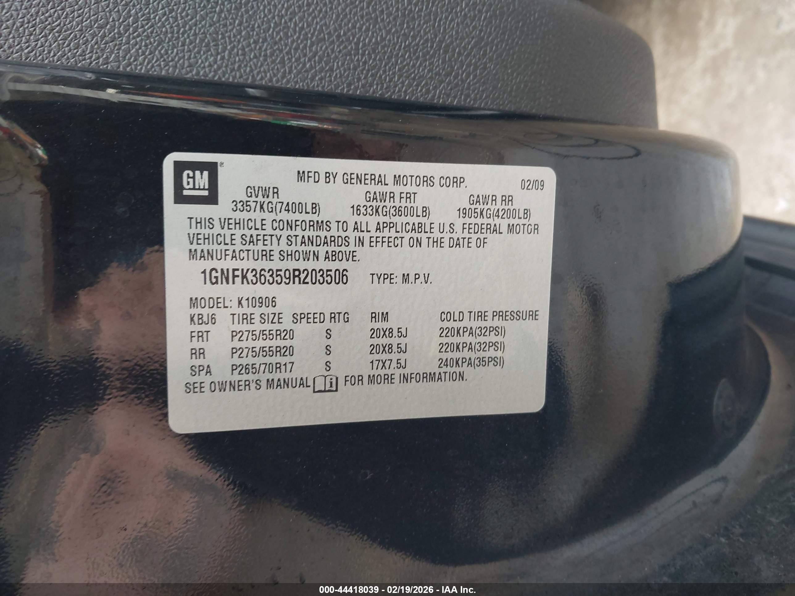 CHEVROLET SUBURBAN image 9