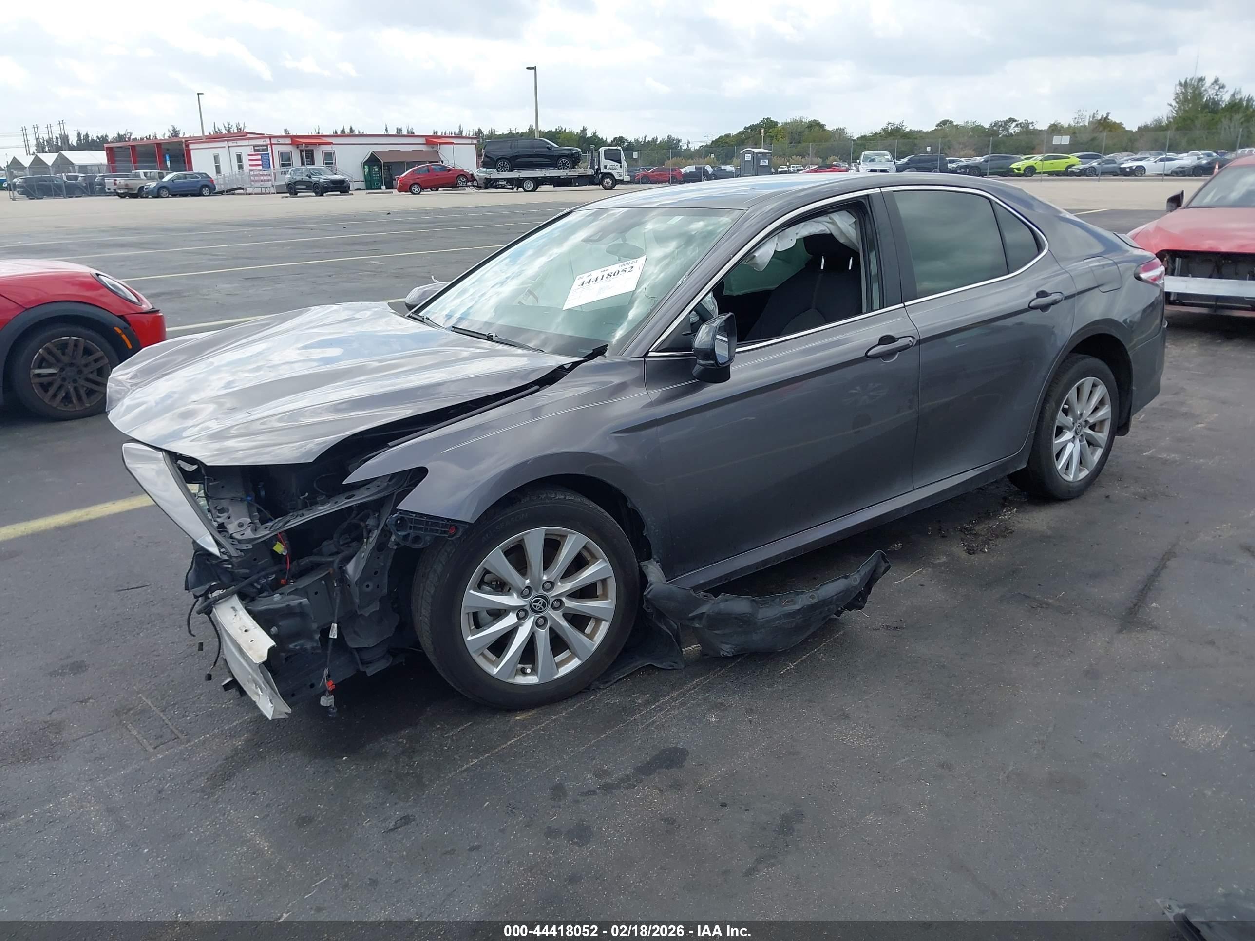 TOYOTA CAMRY image 2