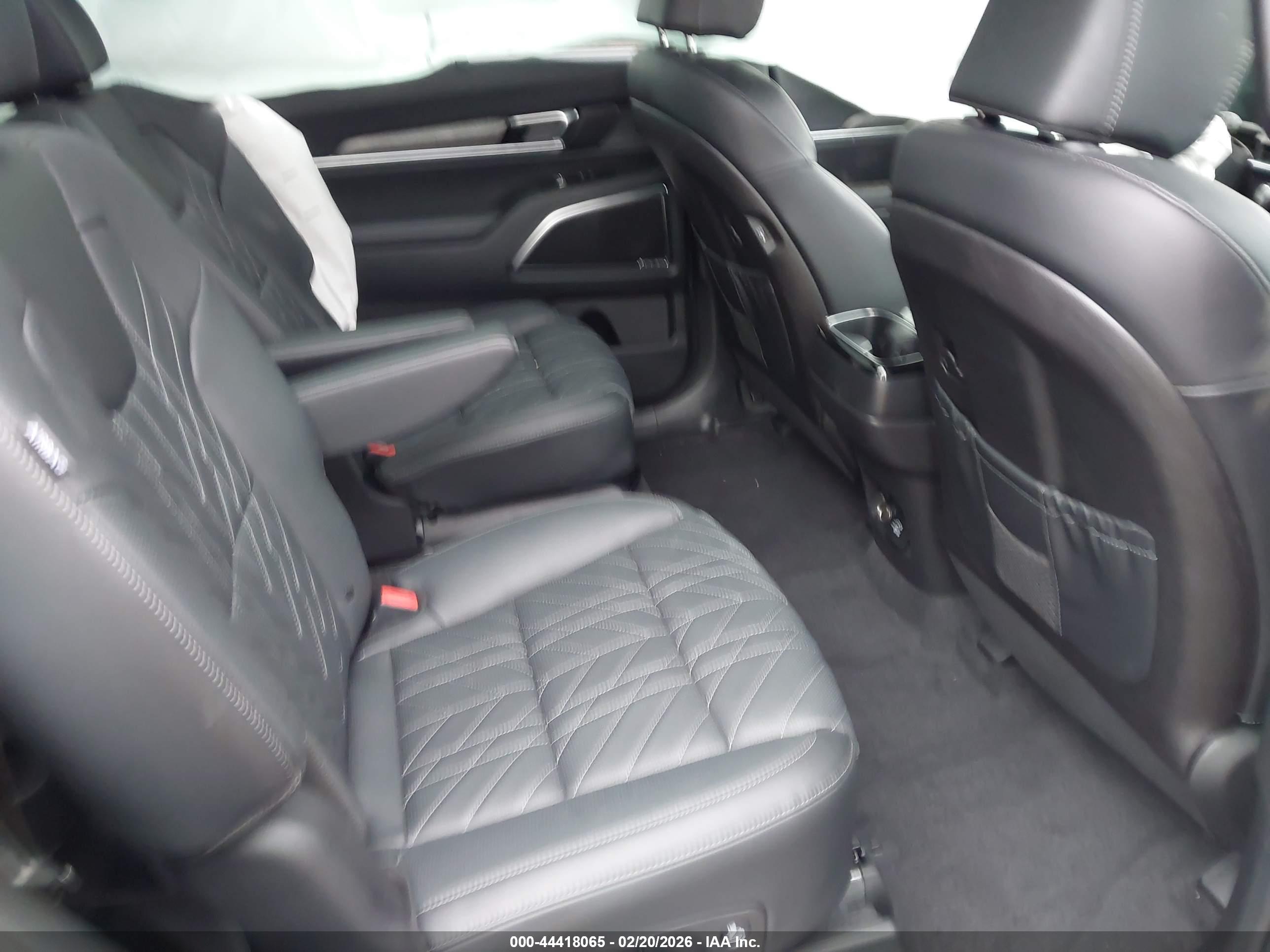 KIA TELLURIDE image 8