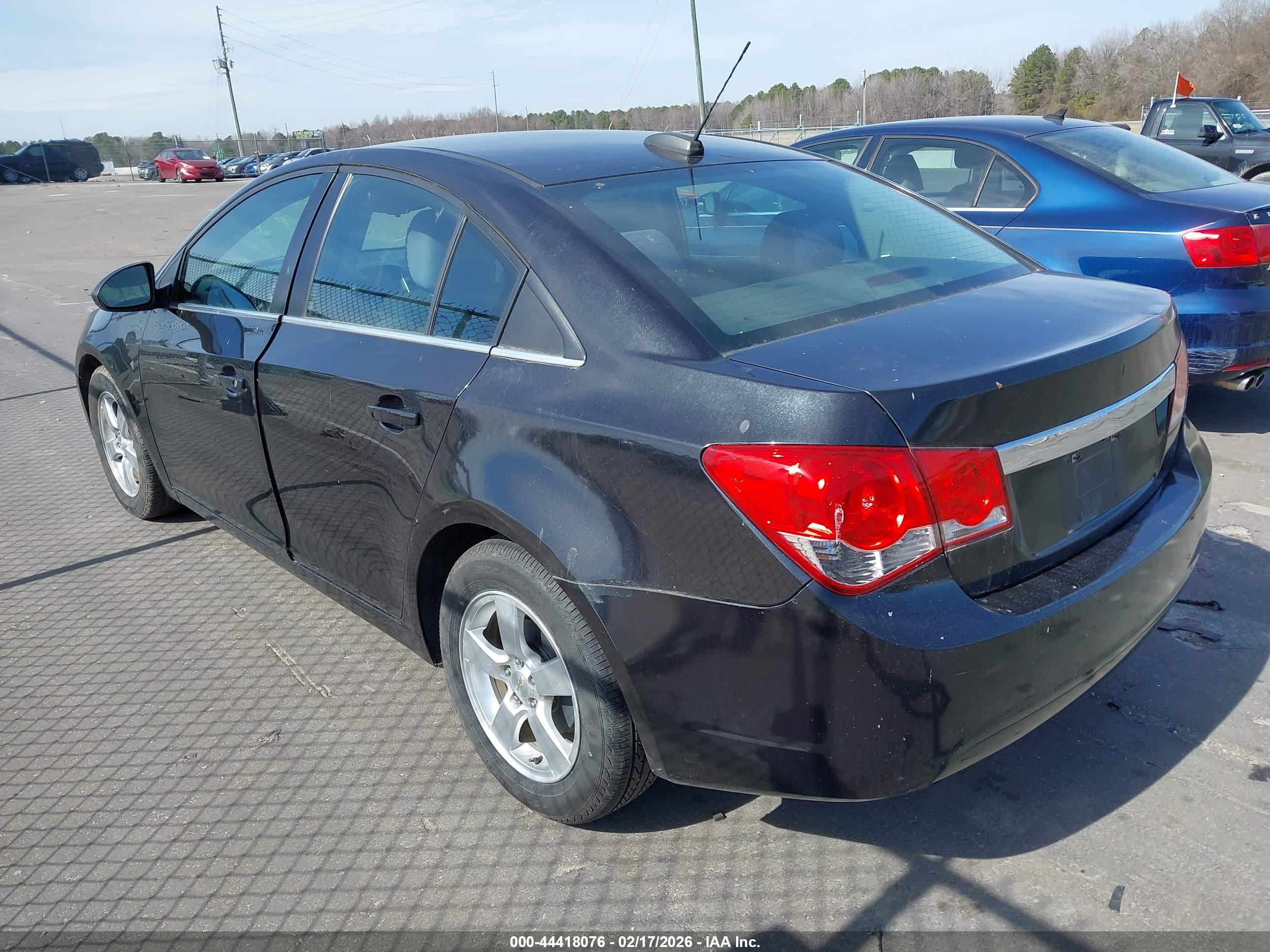 CHEVROLET CRUZE image 3