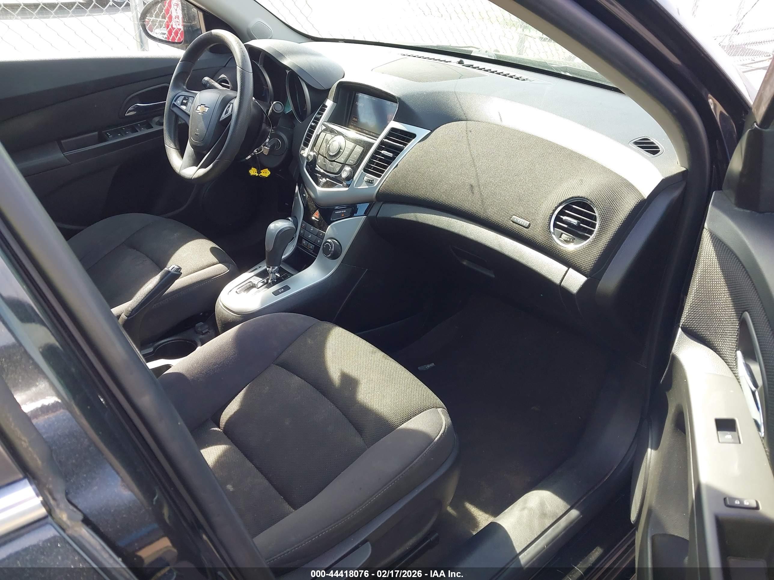 CHEVROLET CRUZE image 5