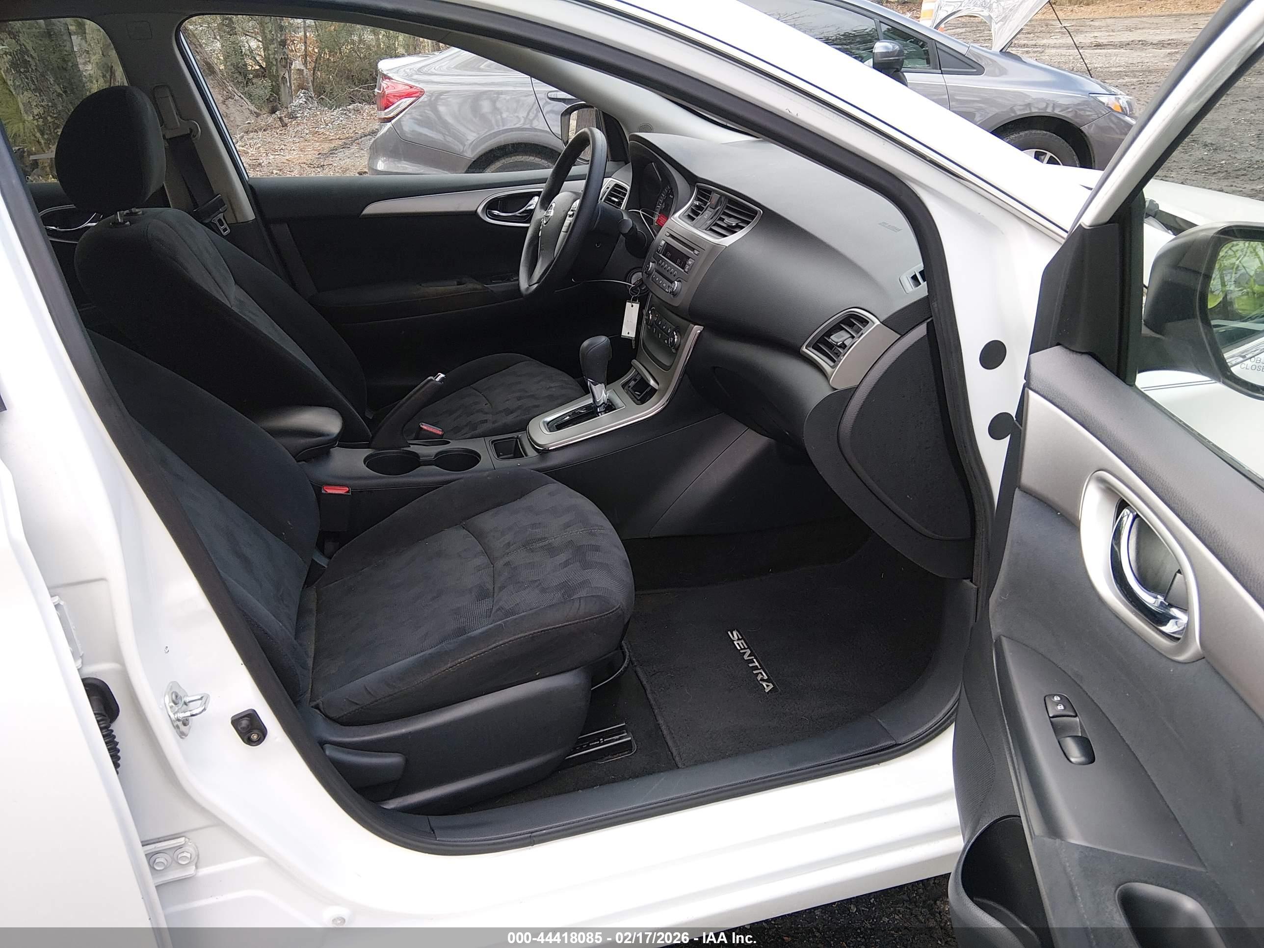 NISSAN SENTRA image 5
