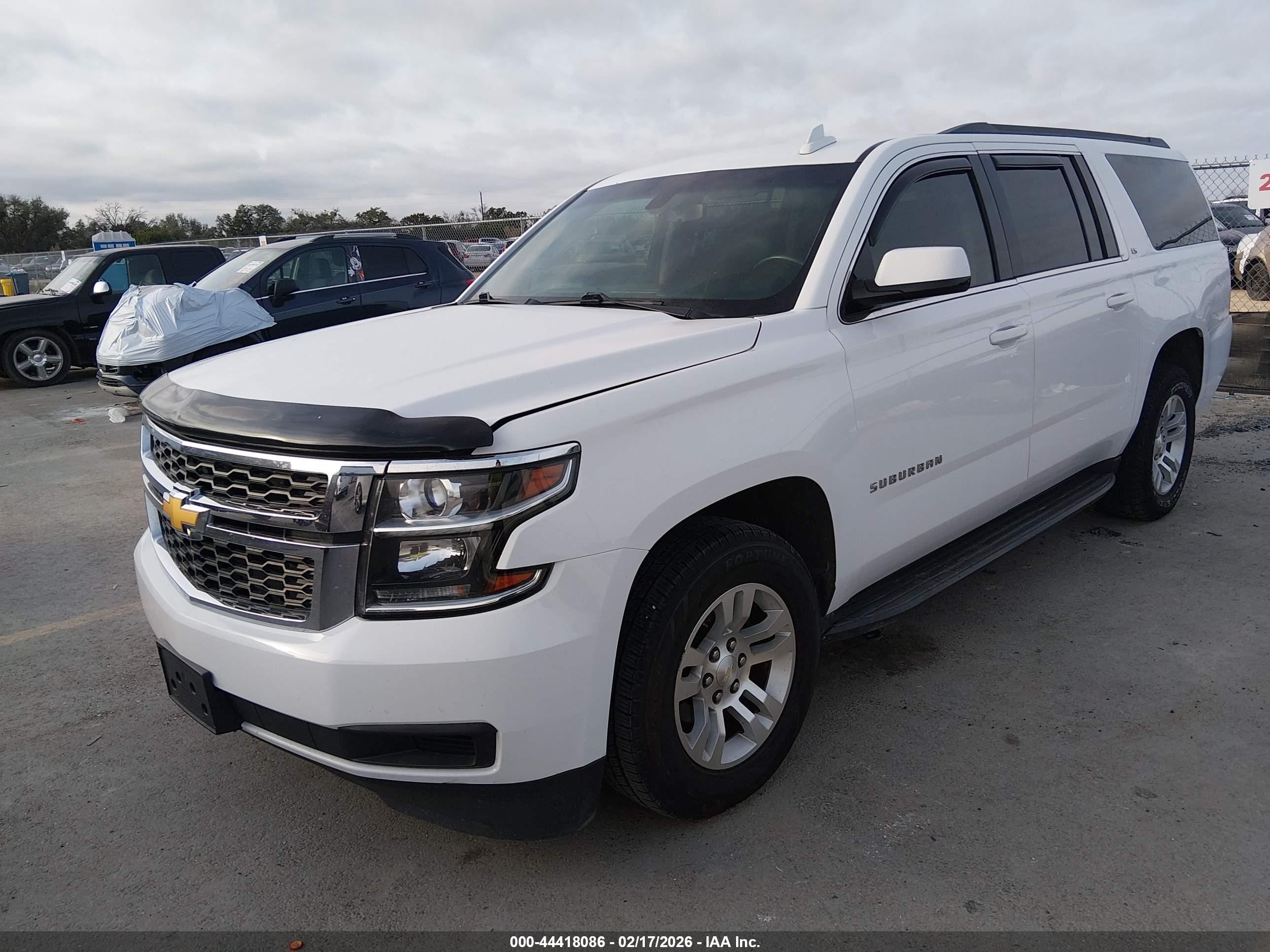 CHEVROLET SUBURBAN image 2