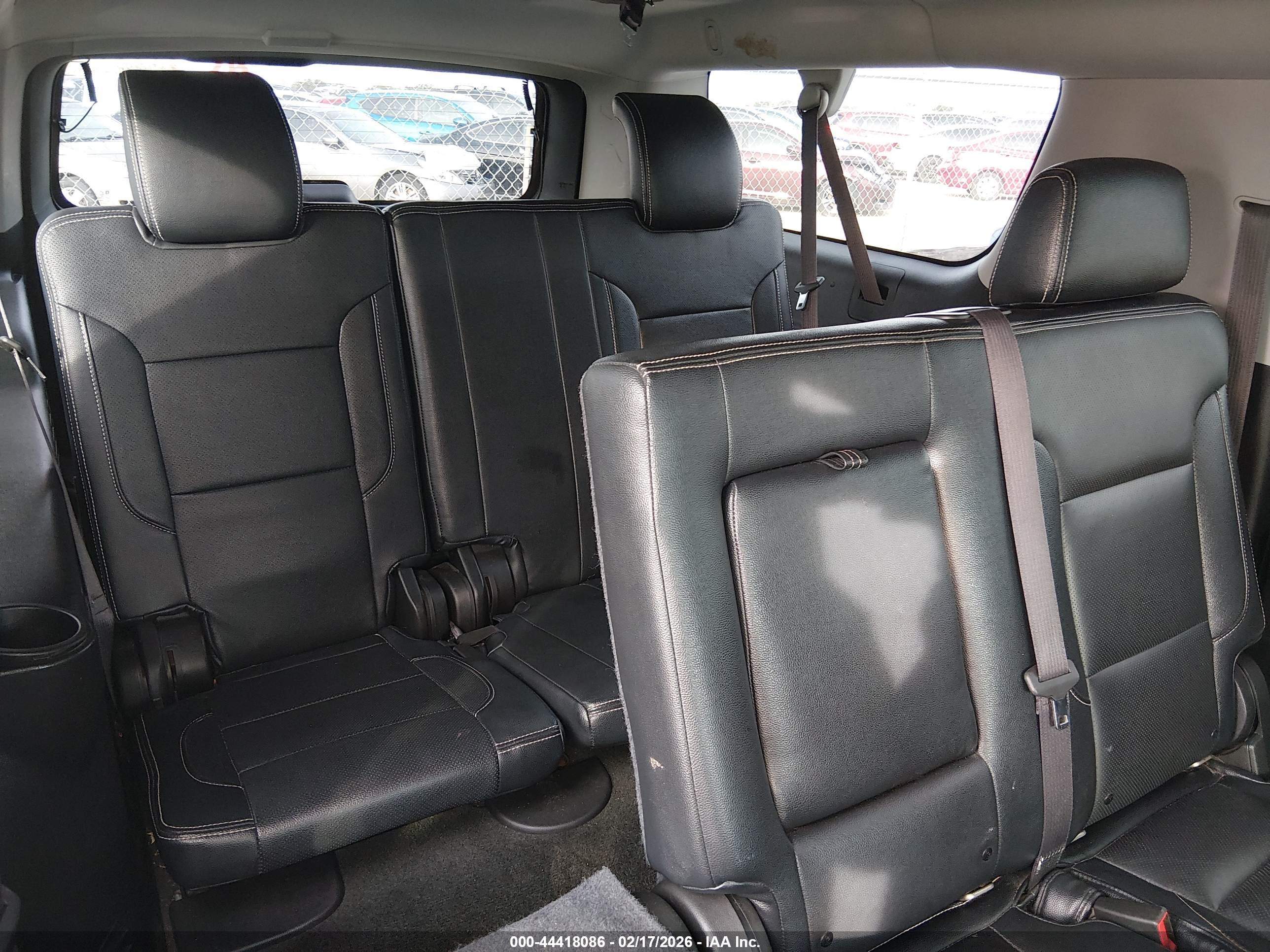 CHEVROLET SUBURBAN image 8