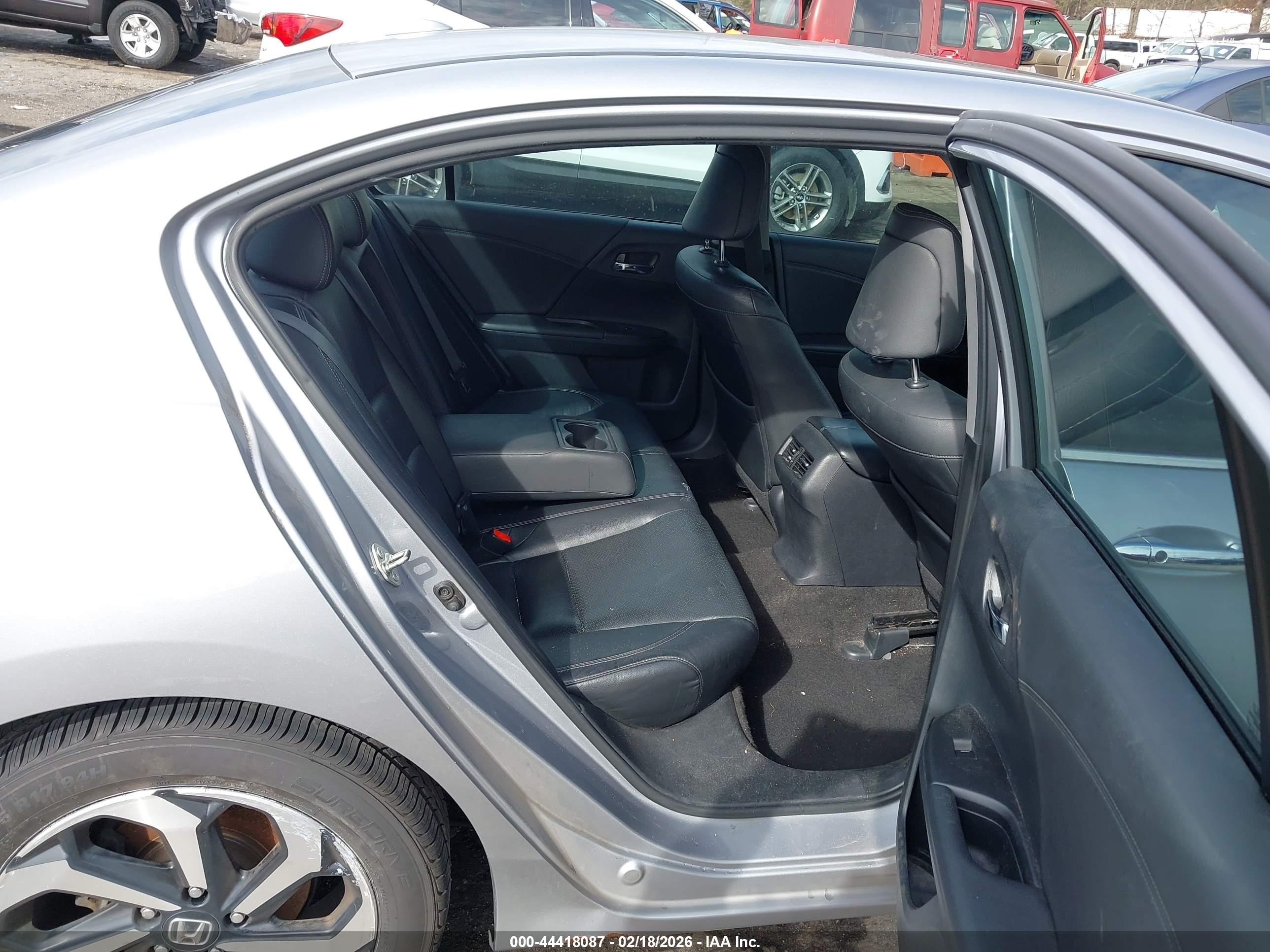 HONDA ACCORD image 8