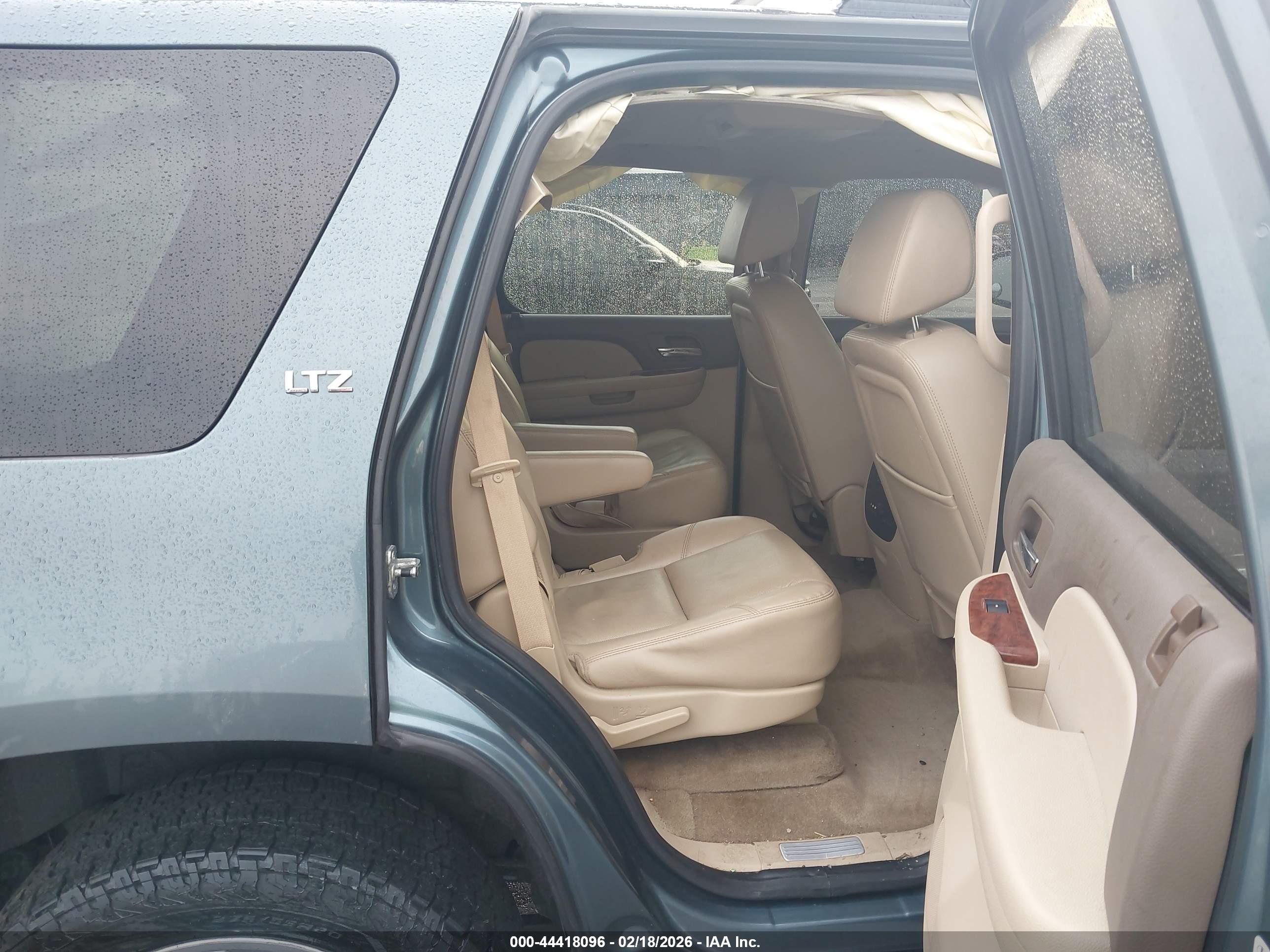 CHEVROLET TAHOE image 8