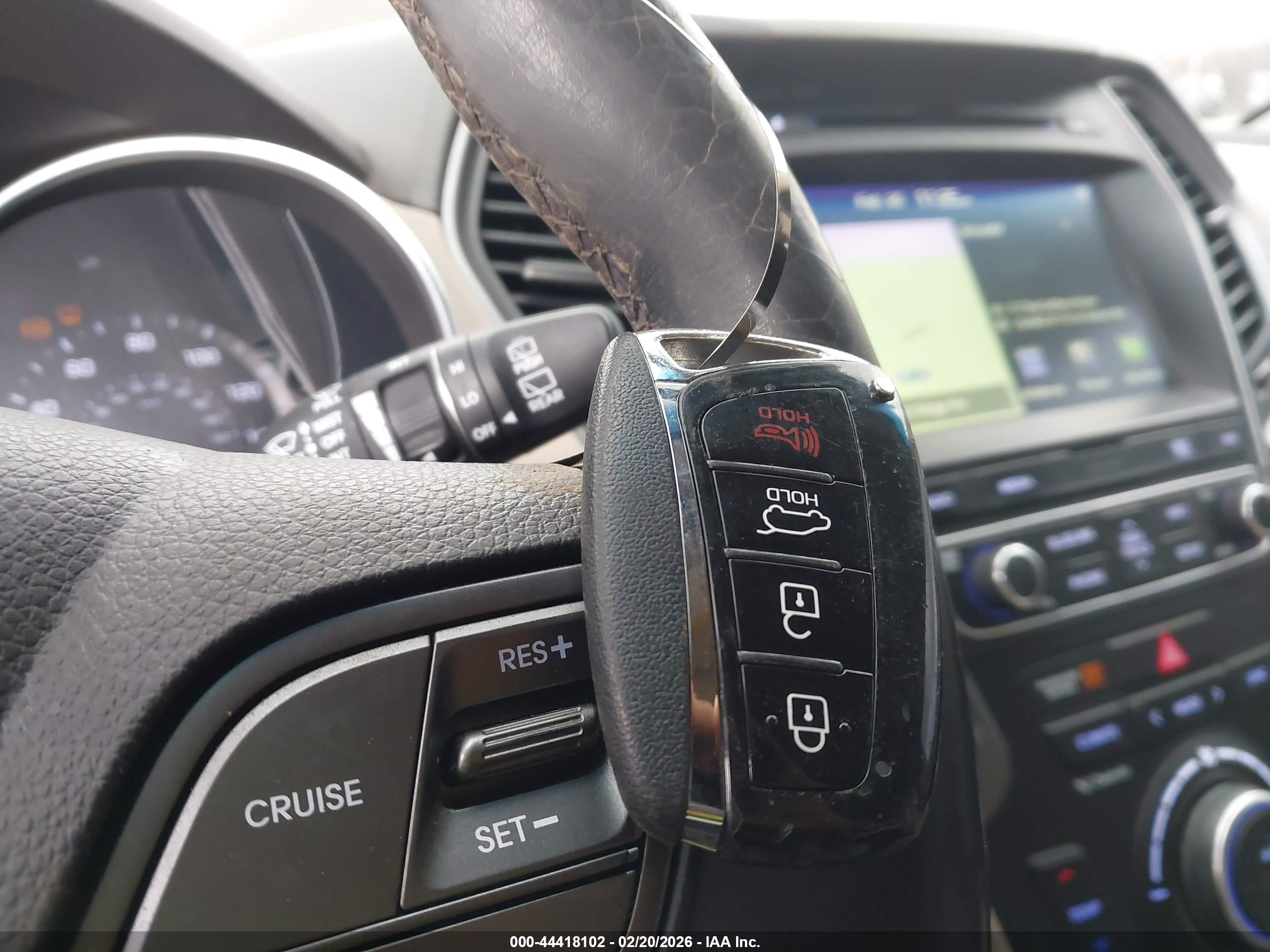 HYUNDAI SANTA image 11