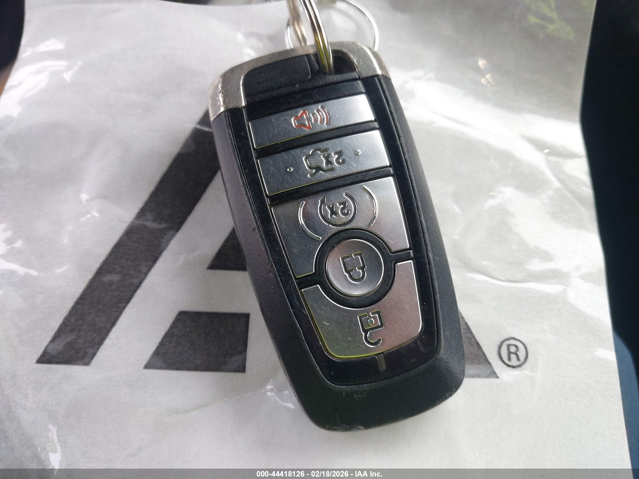 FORD FUSION image 11