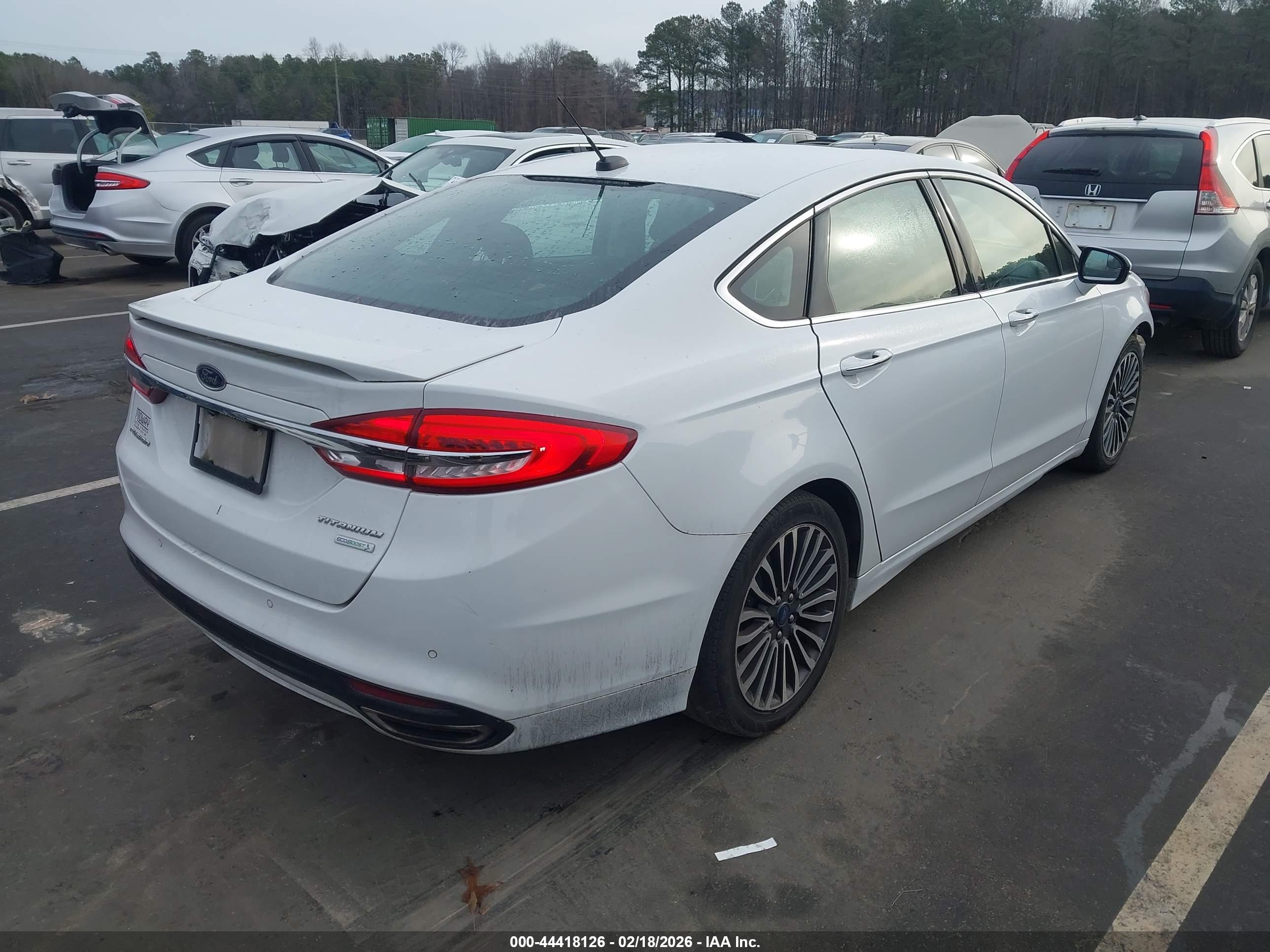 FORD FUSION image 4
