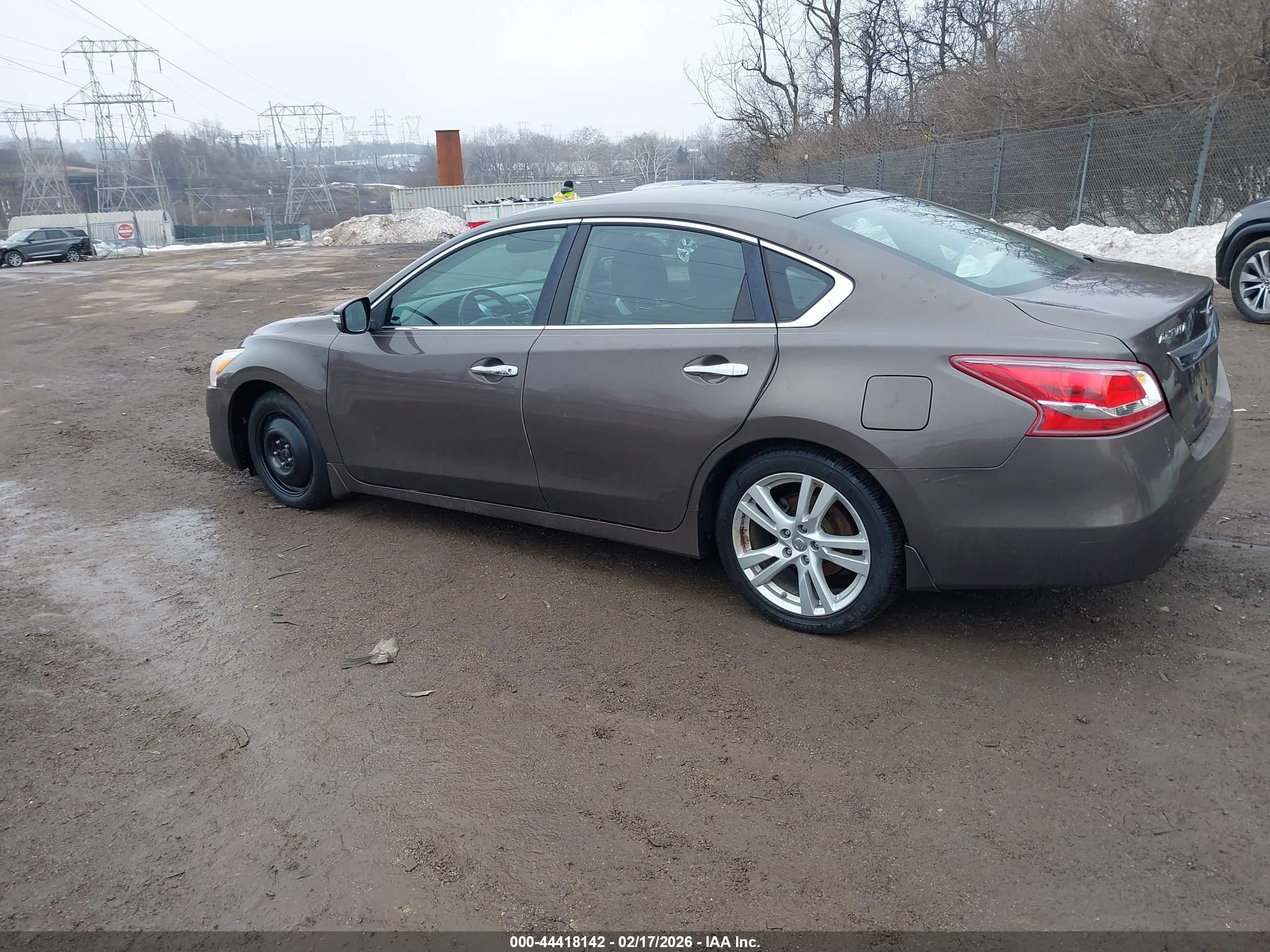 NISSAN ALTIMA image 3
