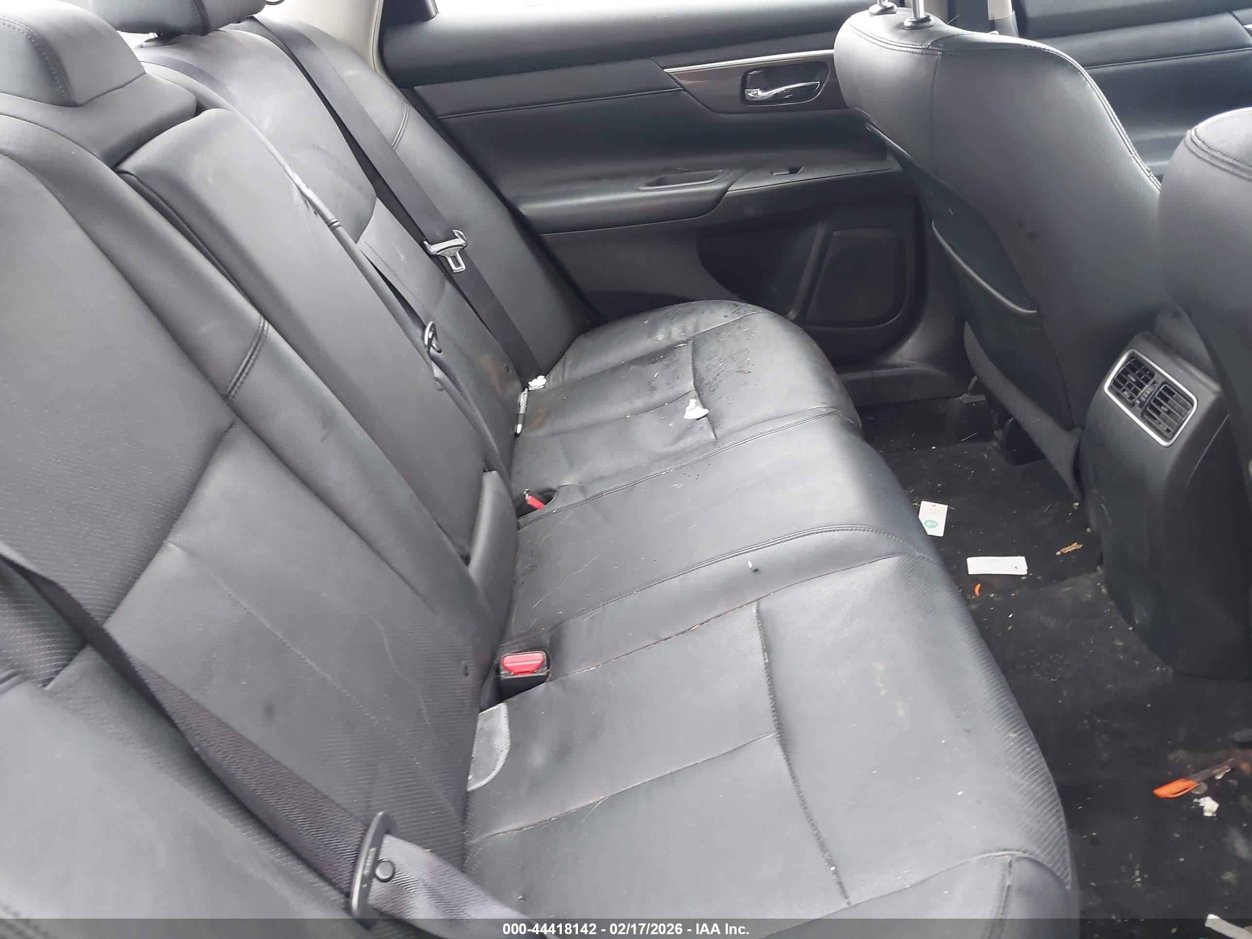 NISSAN ALTIMA image 8