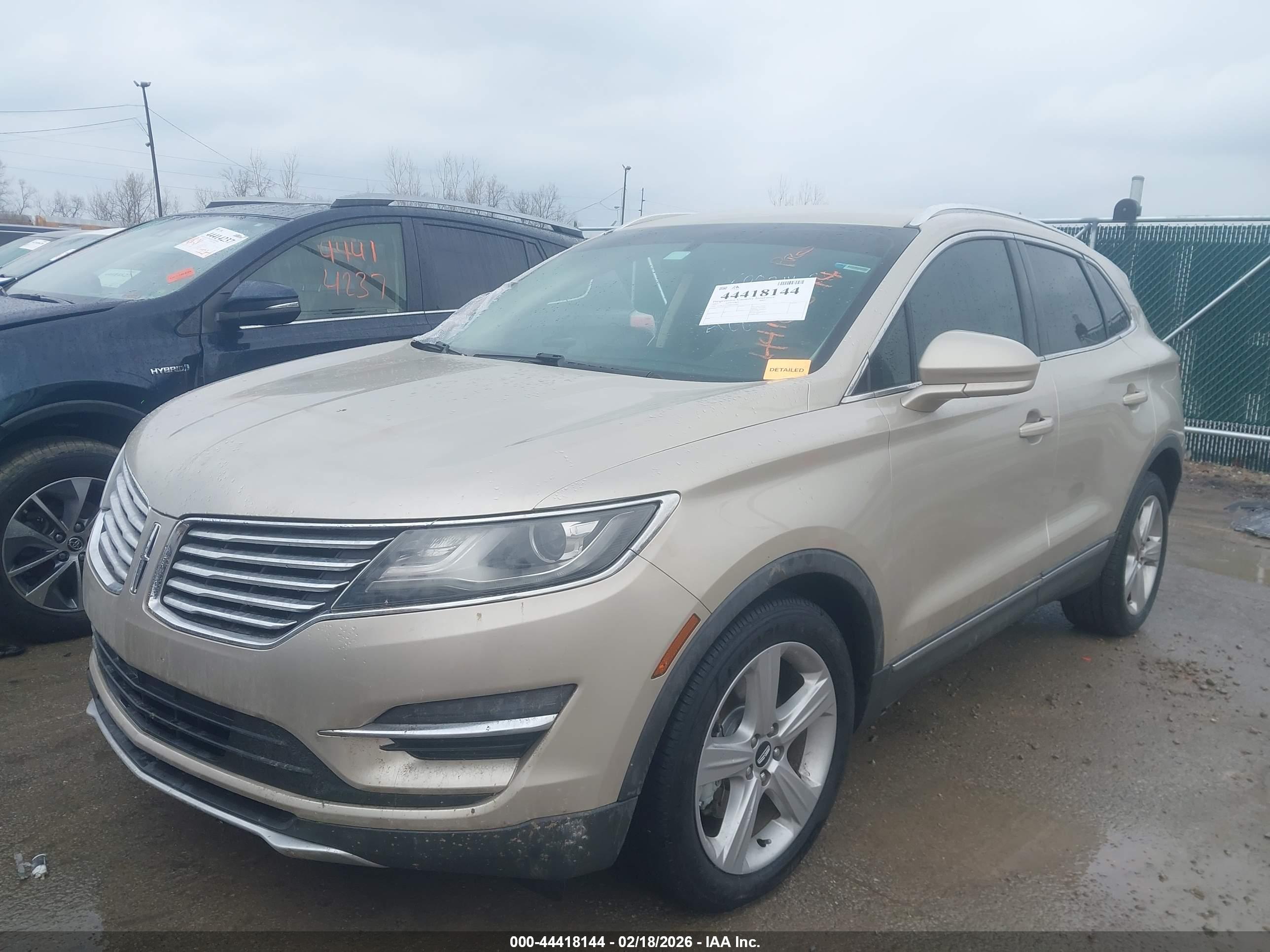 LINCOLN MKC image 2