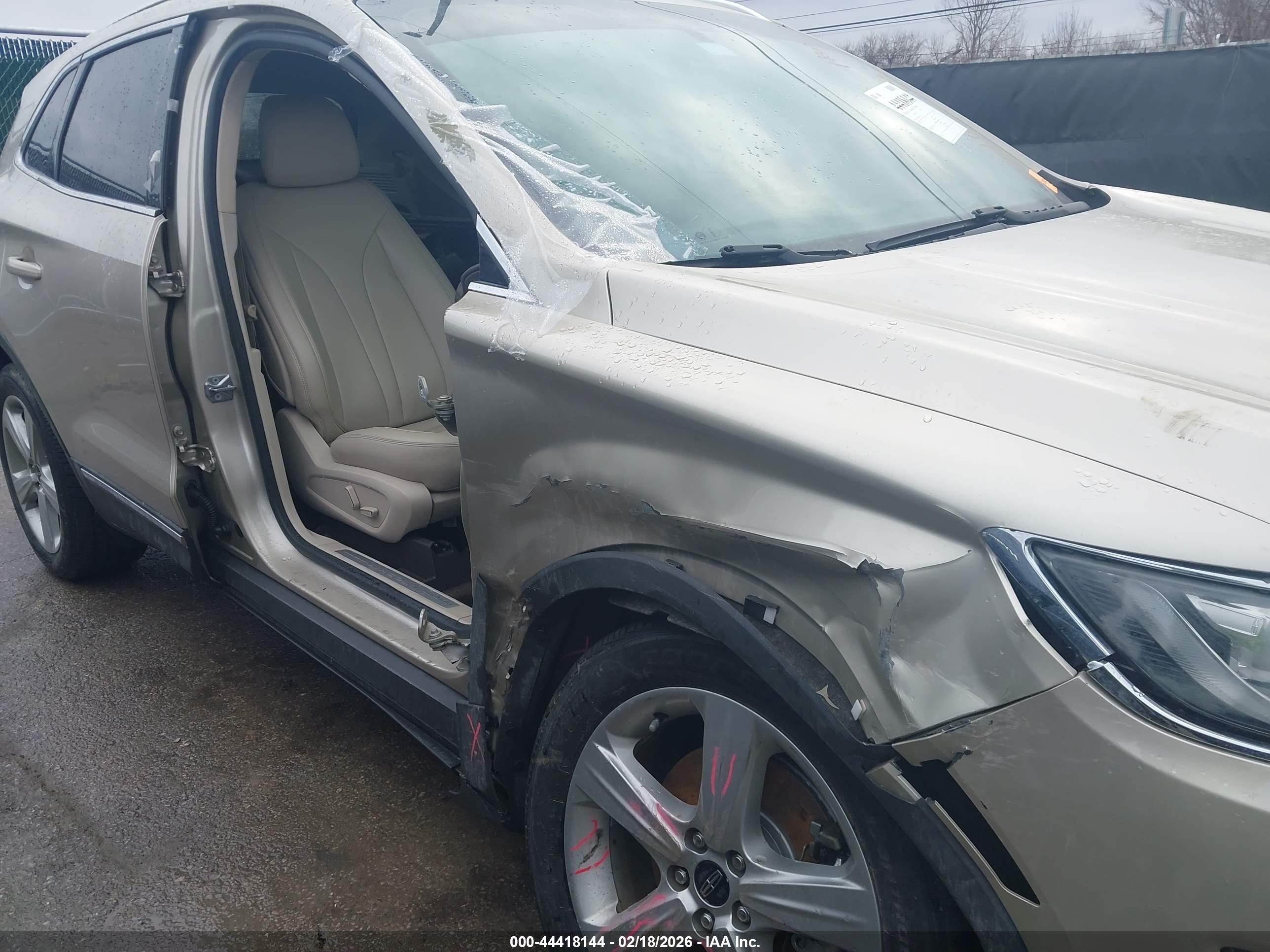 LINCOLN MKC image 6