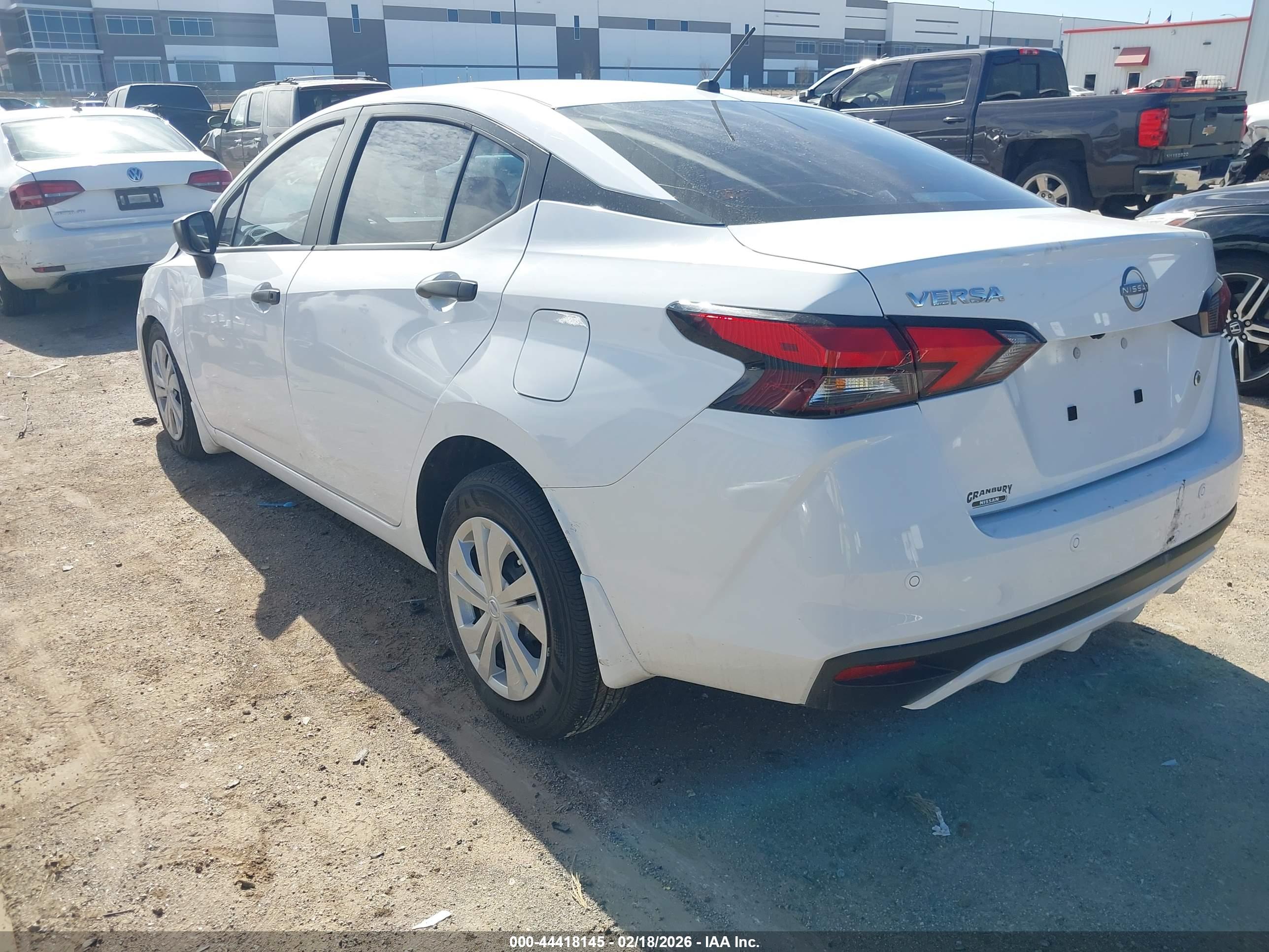 NISSAN VERSA image 3