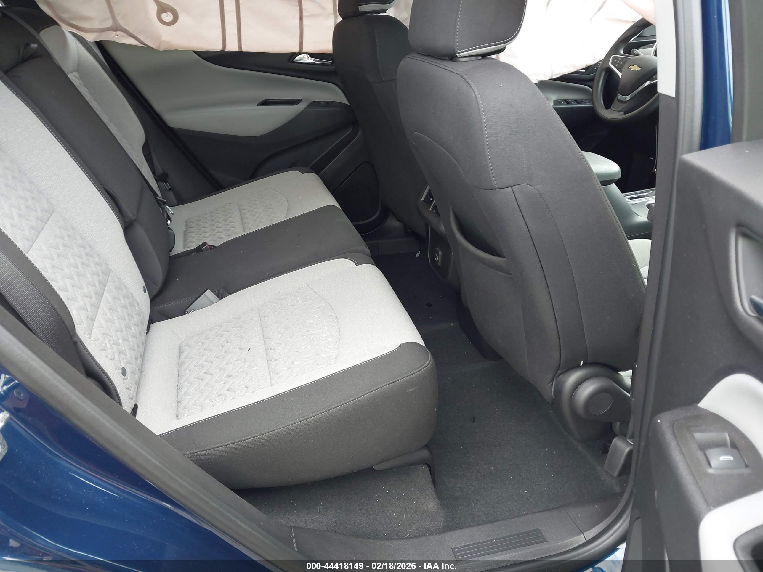 CHEVROLET EQUINOX image 8