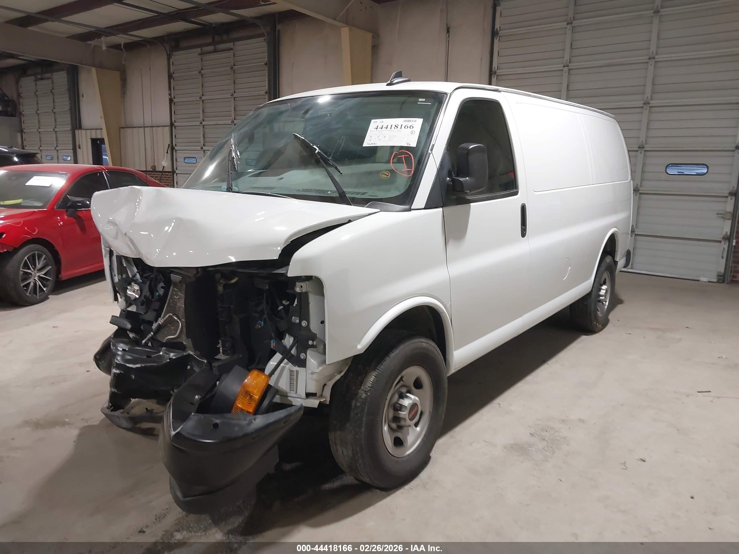 GMC SAVANA image 2