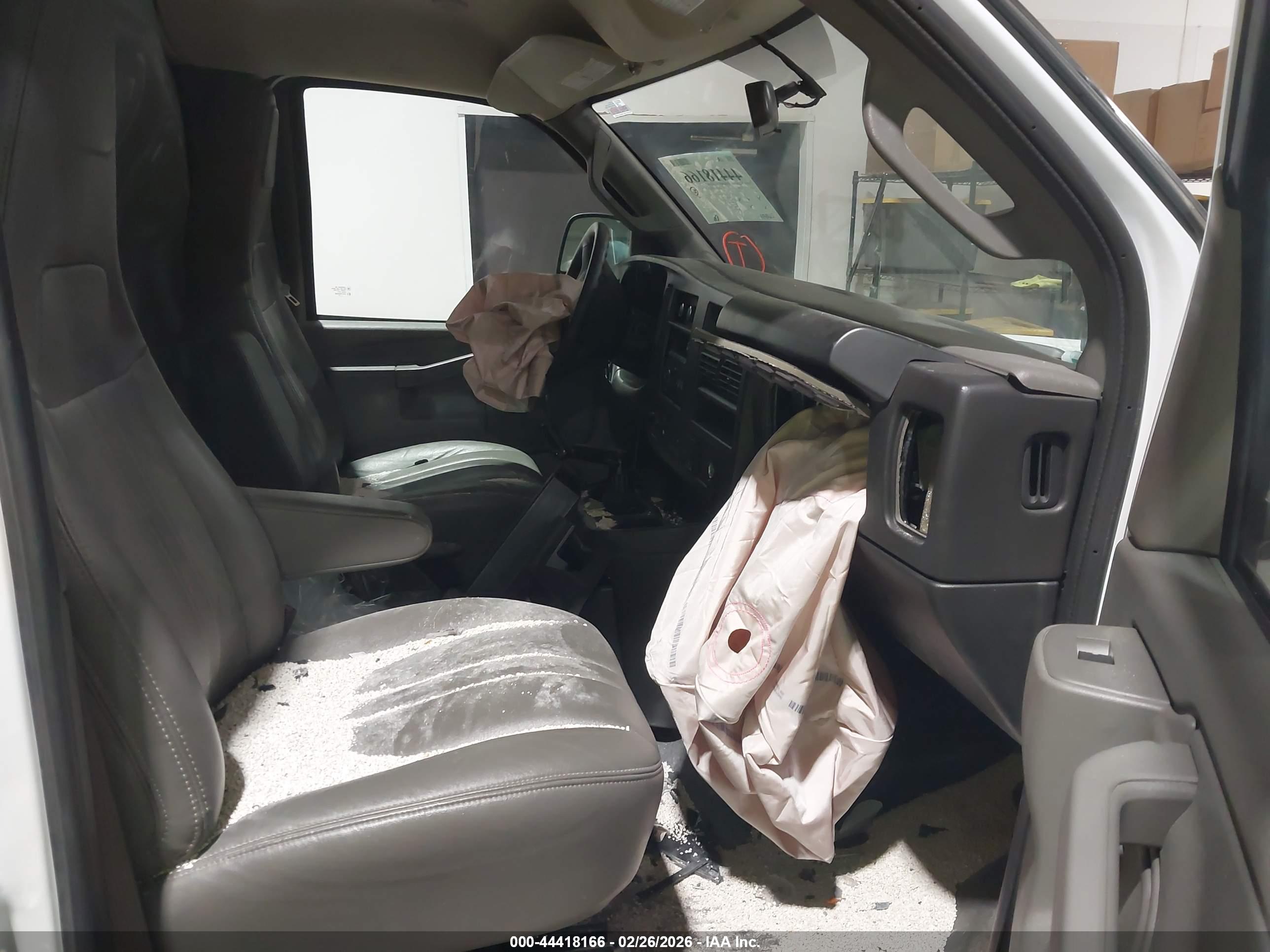 GMC SAVANA image 5