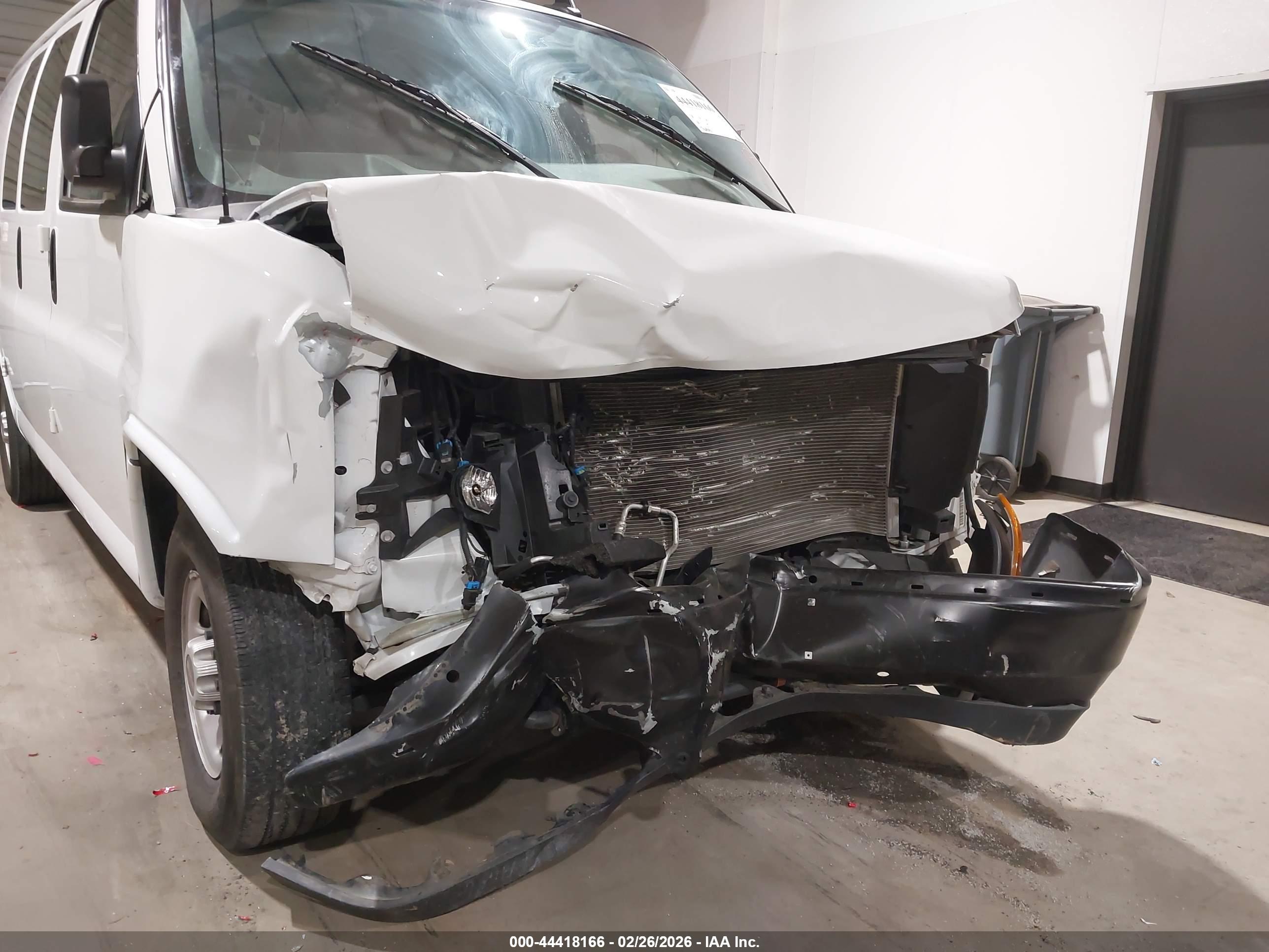GMC SAVANA image 6