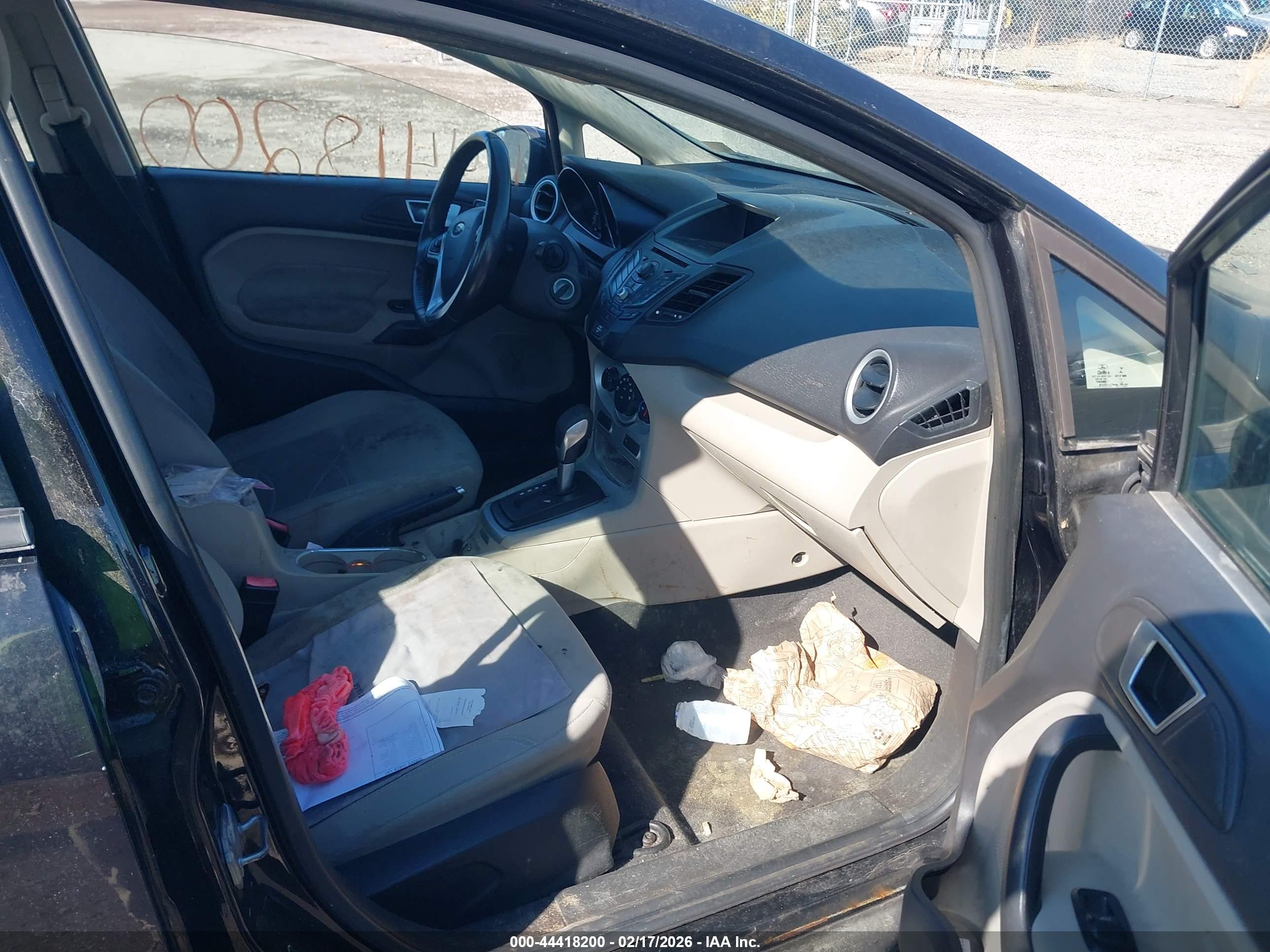 FORD FIESTA image 5