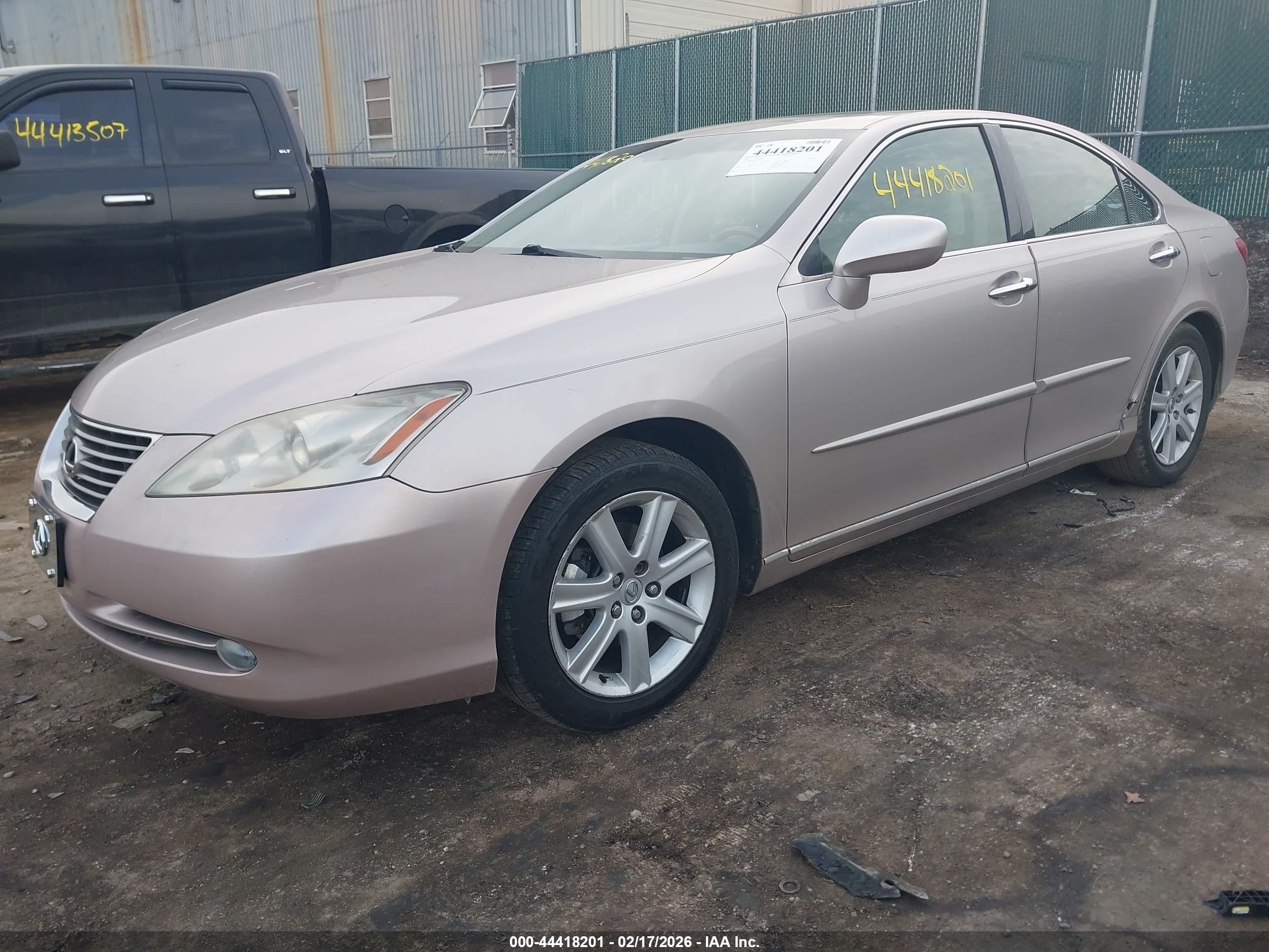 LEXUS ES image 2