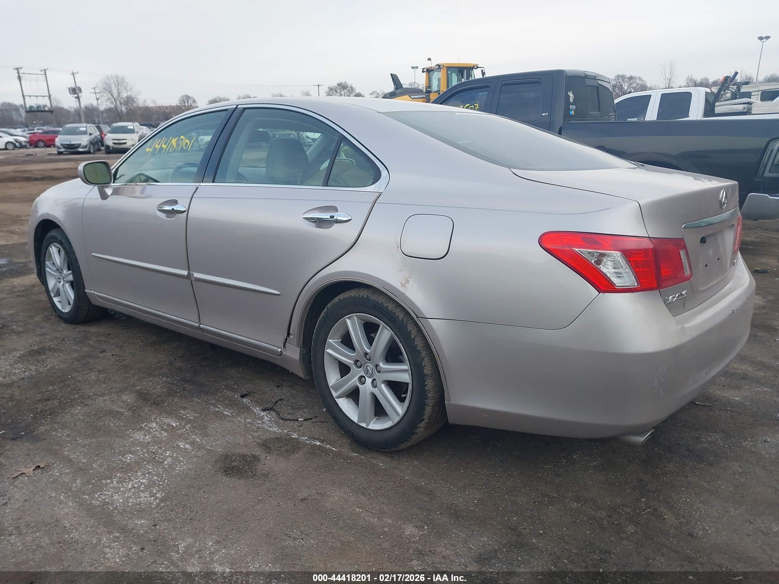 LEXUS ES image 3