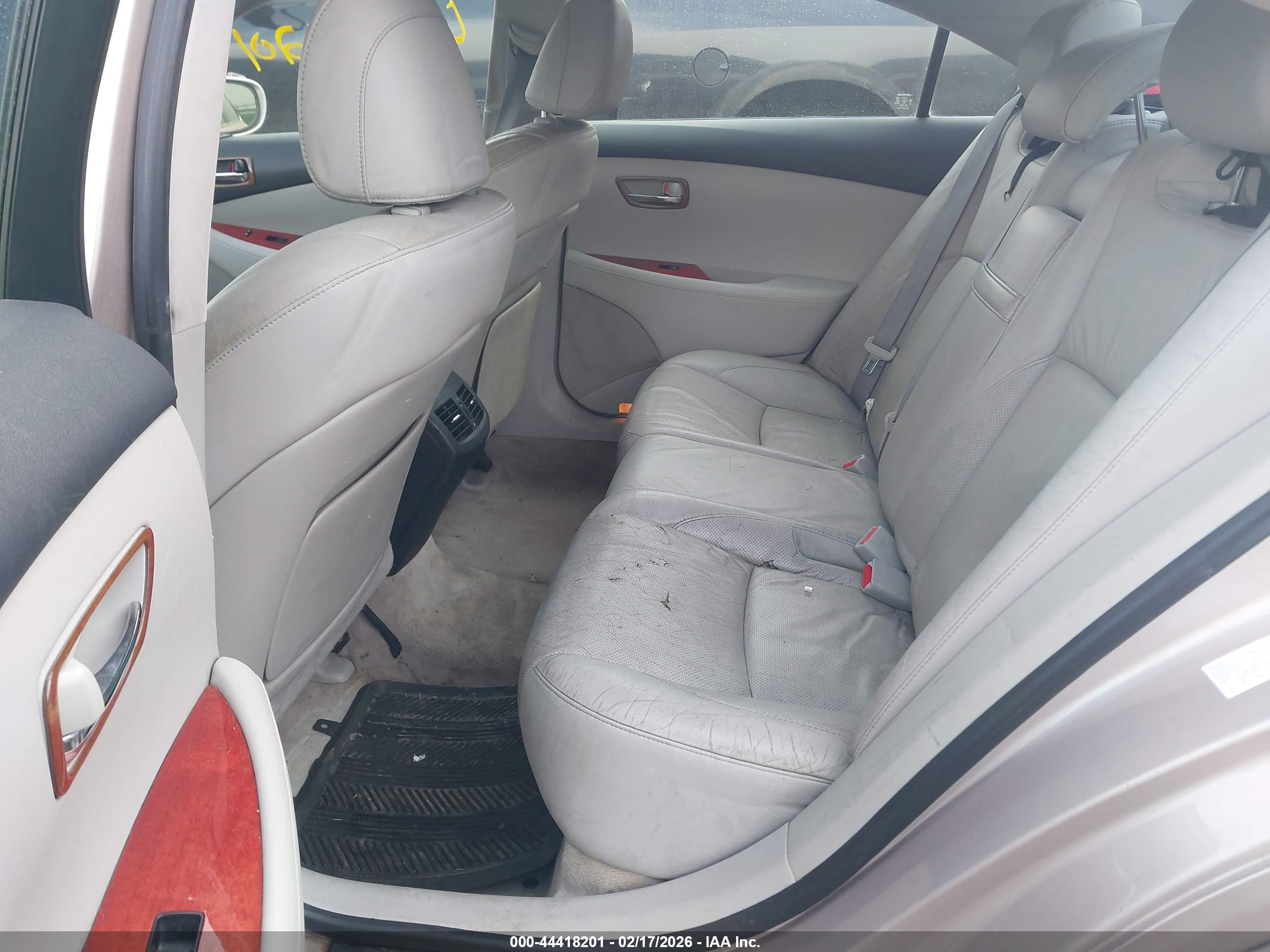 LEXUS ES image 8