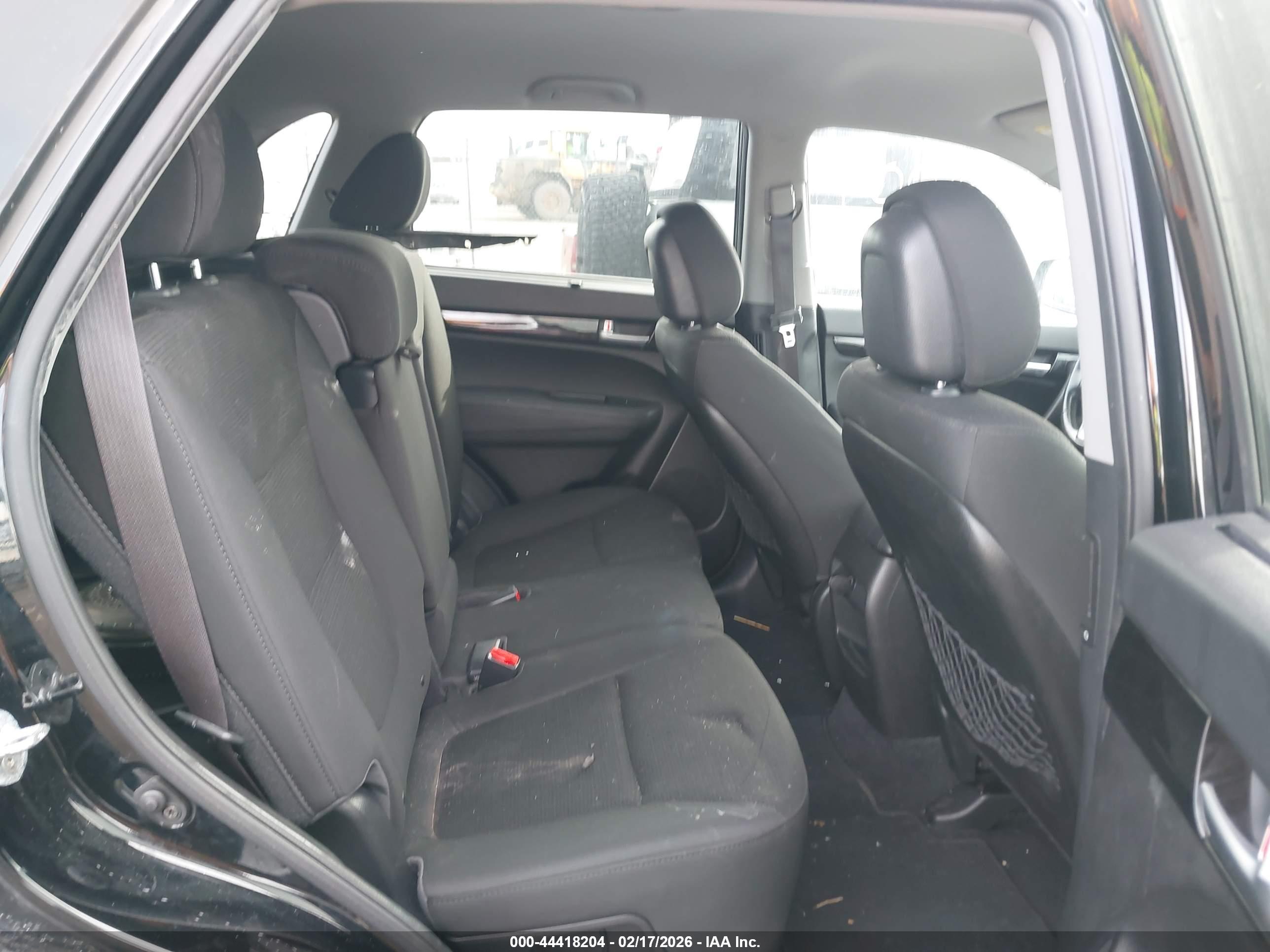 KIA SORENTO image 8