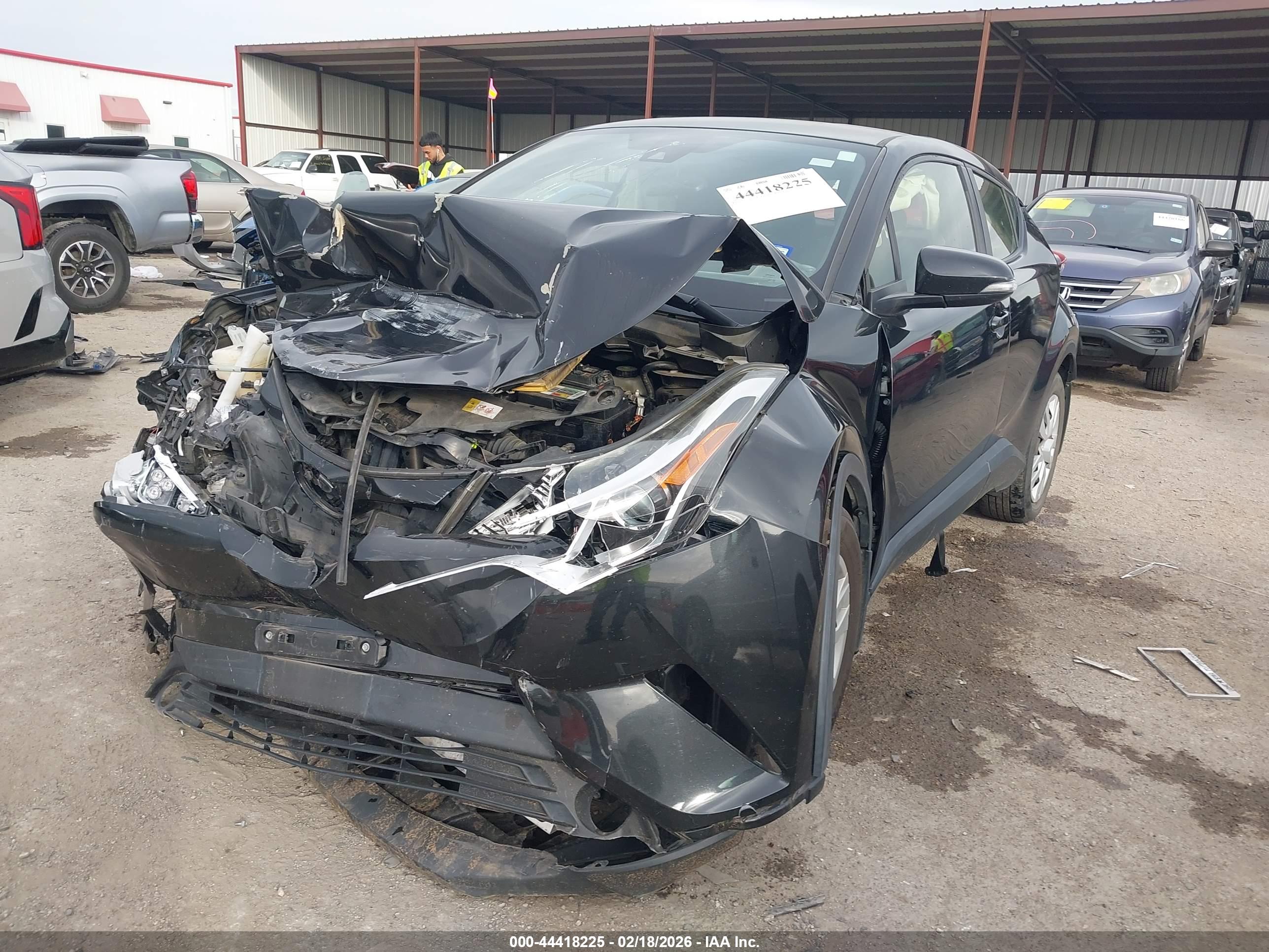 TOYOTA C-HR image 2