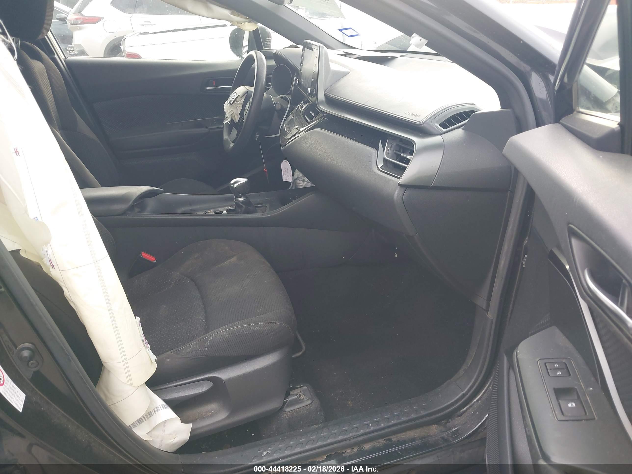 TOYOTA C-HR image 5