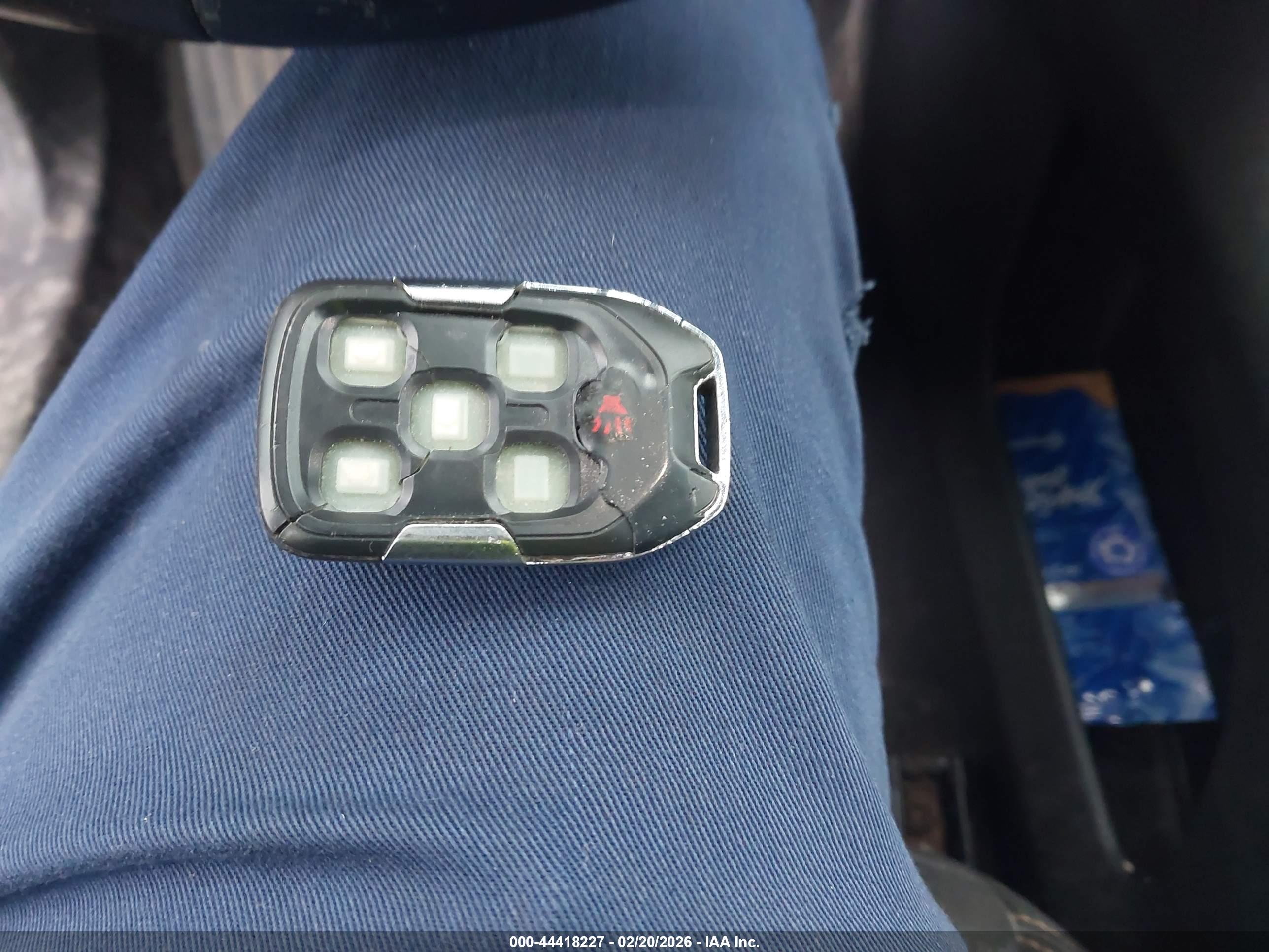 GMC TERRAIN image 11