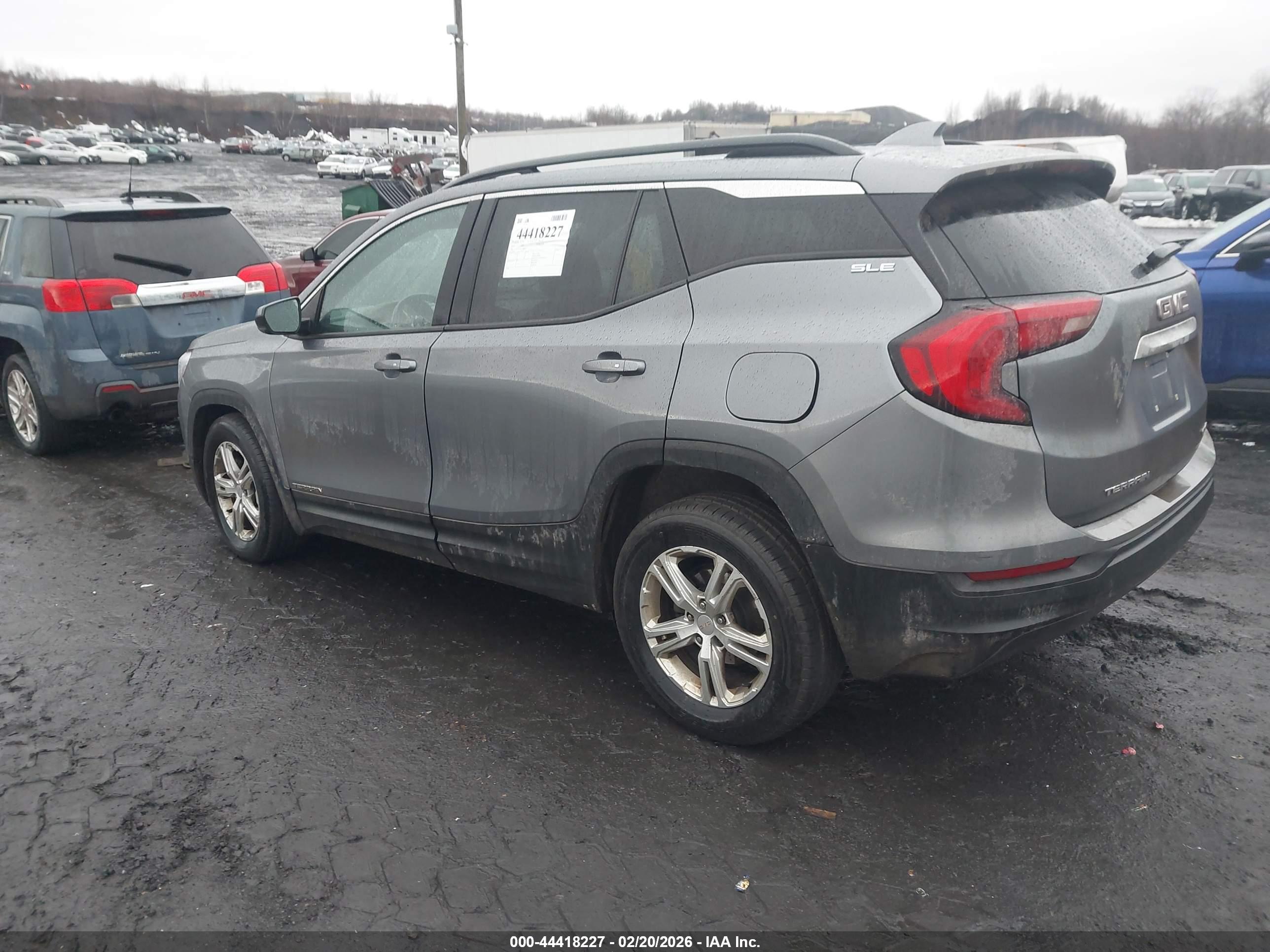 GMC TERRAIN image 3