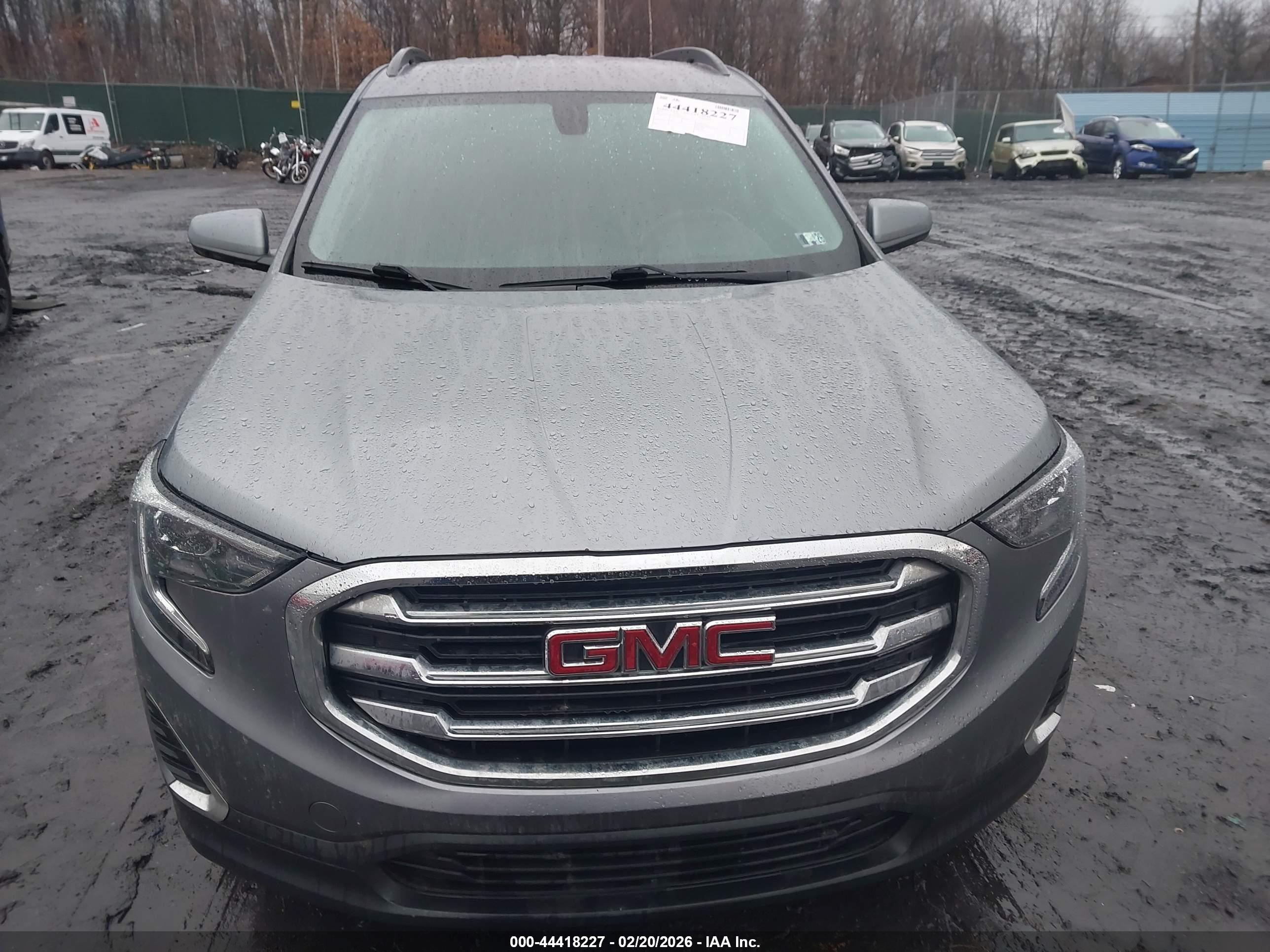 GMC TERRAIN image 6