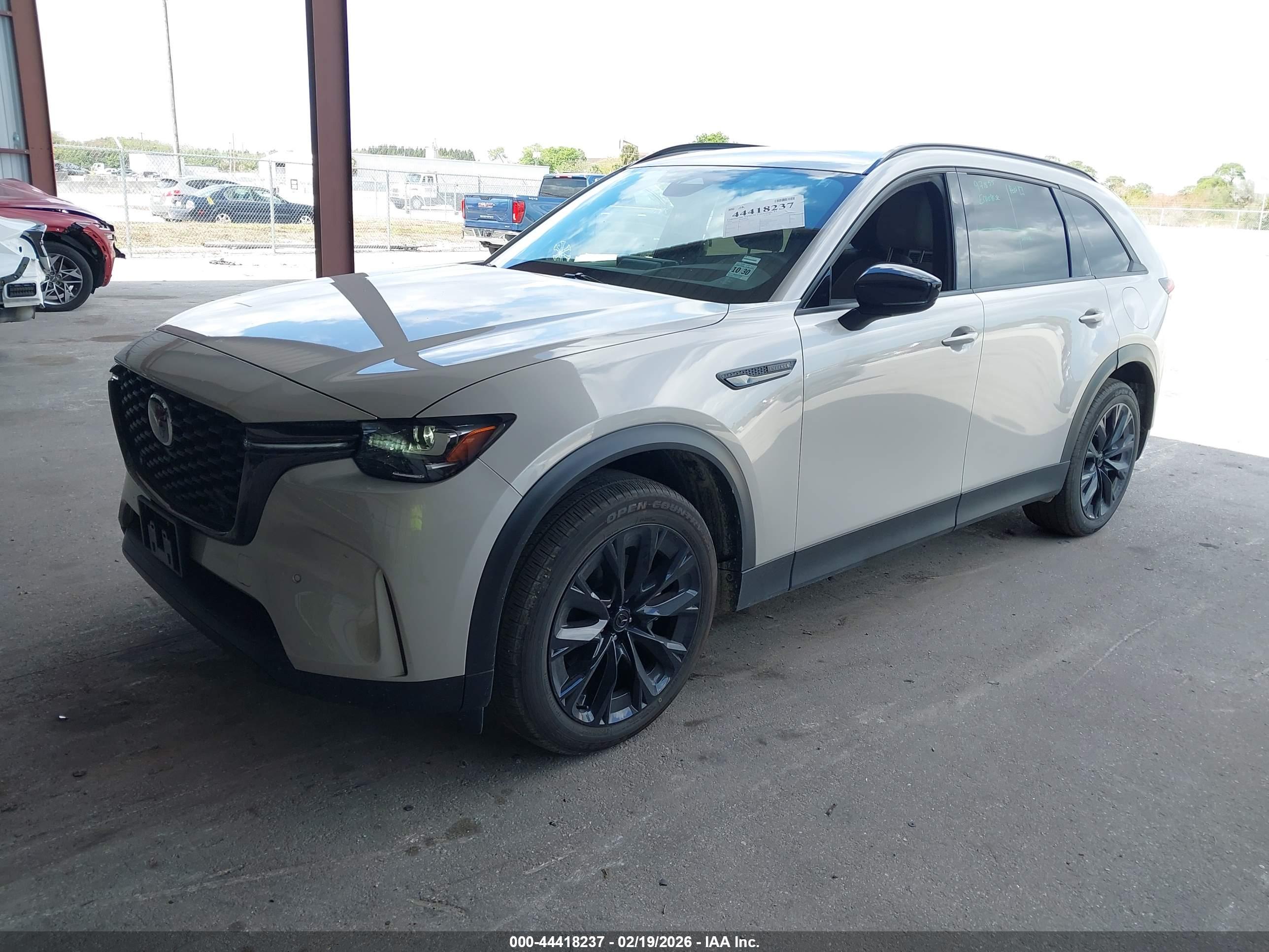 MAZDA CX-90 image 2