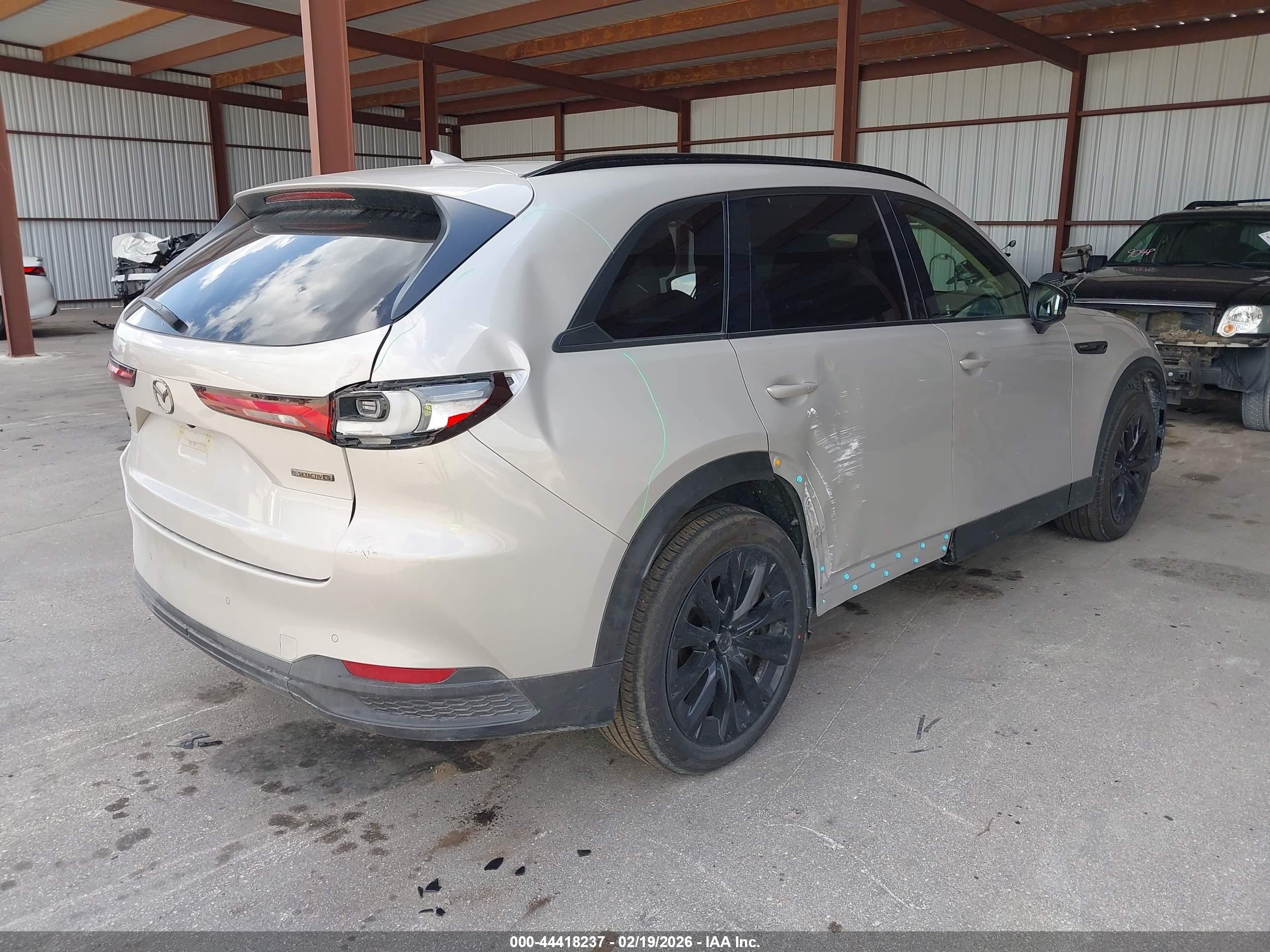 MAZDA CX-90 image 4