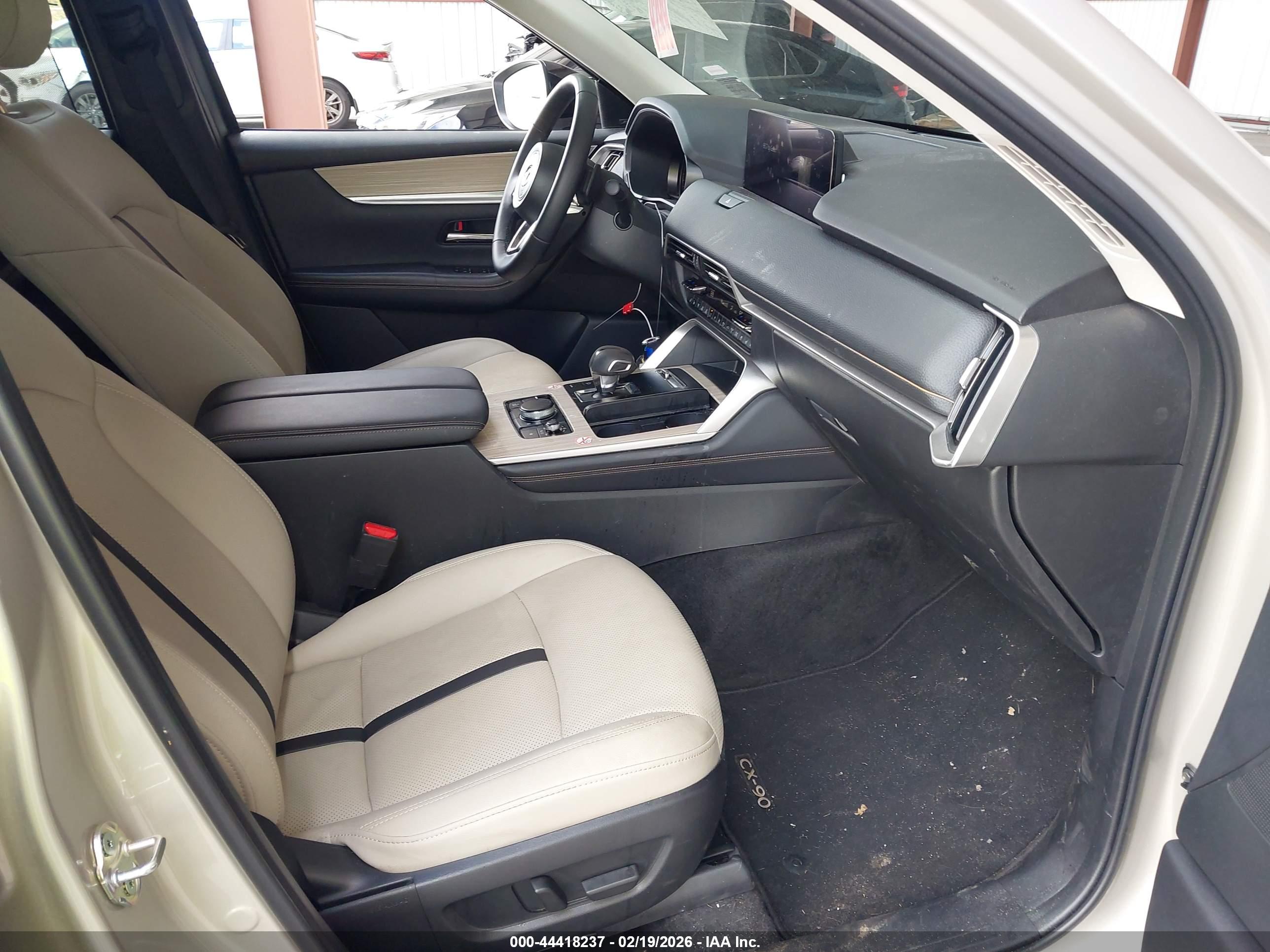 MAZDA CX-90 image 5